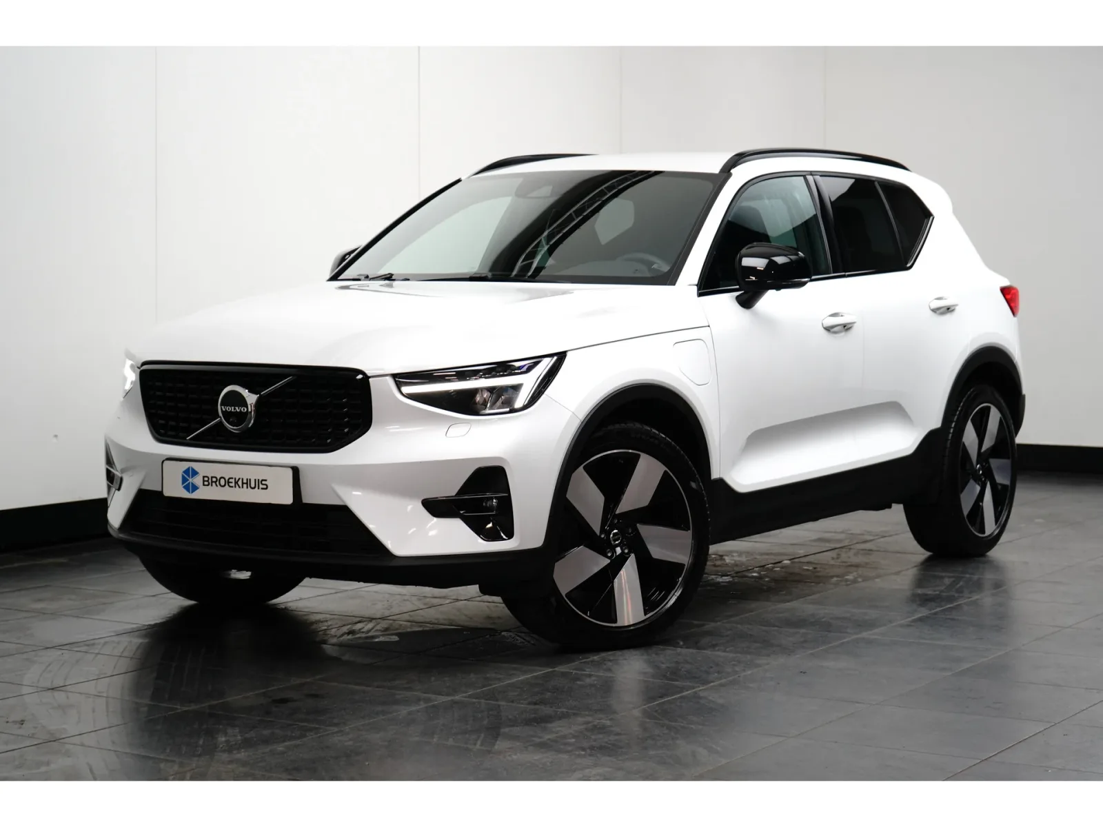 Volvo XC40 (2022) — foto 1