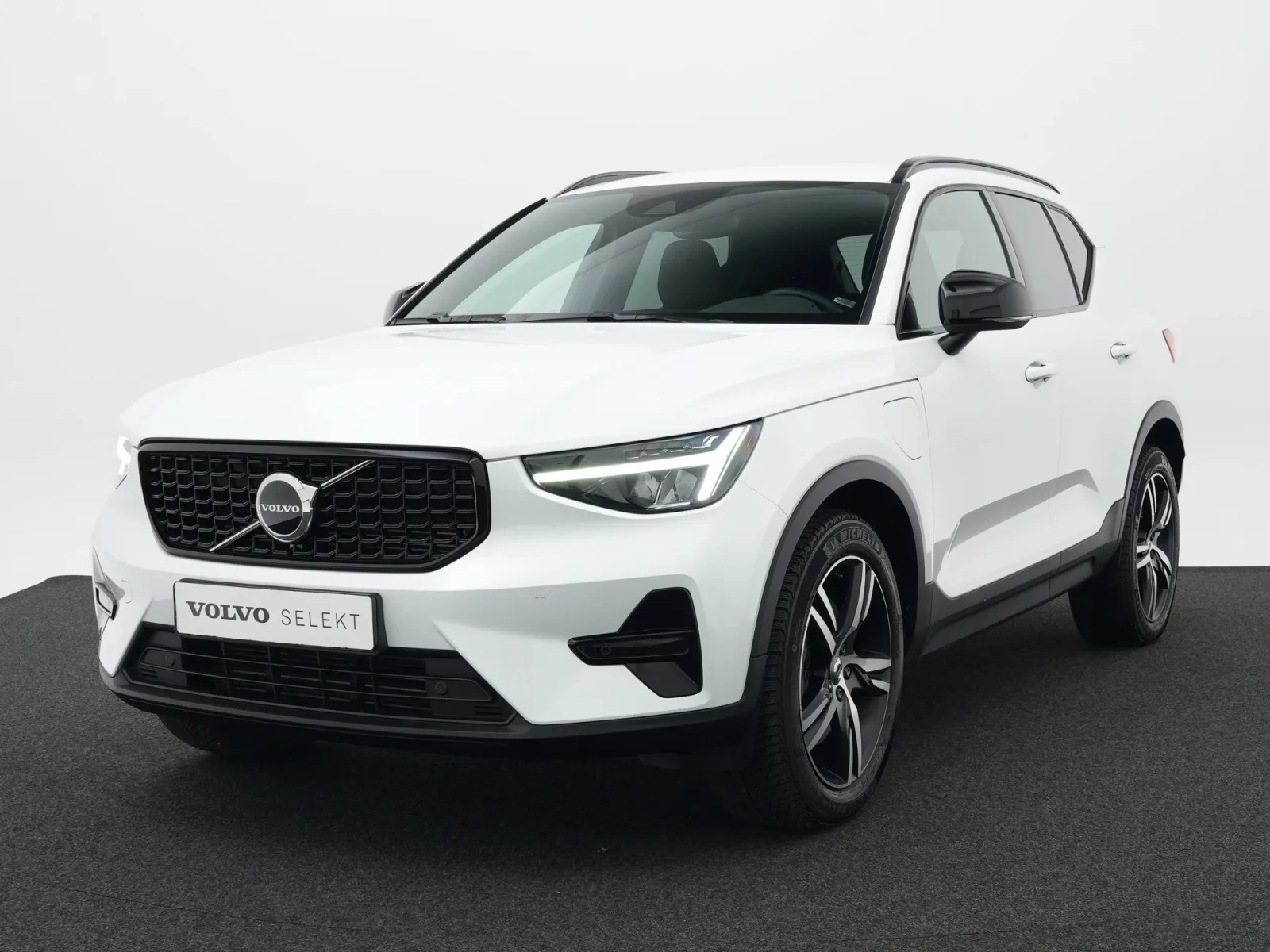 Volvo XC40 (2022) — foto 1