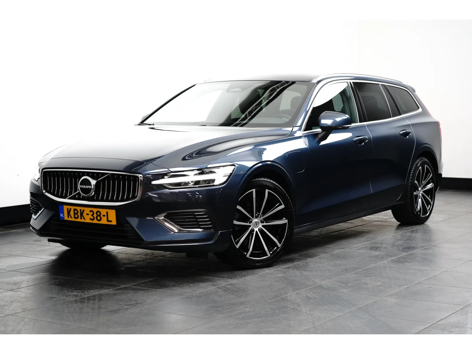 Volvo V60 (2022) — foto 1