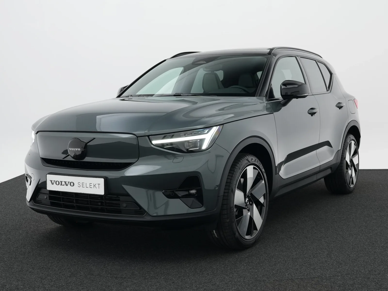 Volvo EX40 (2026) — foto 1
