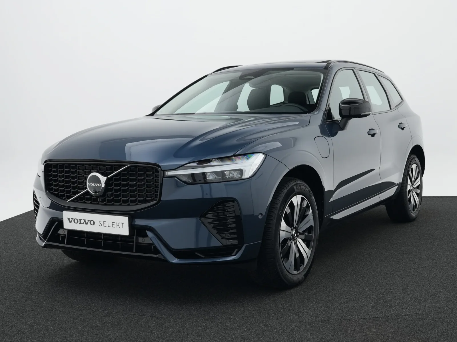 Volvo XC60 (2025) — foto 1