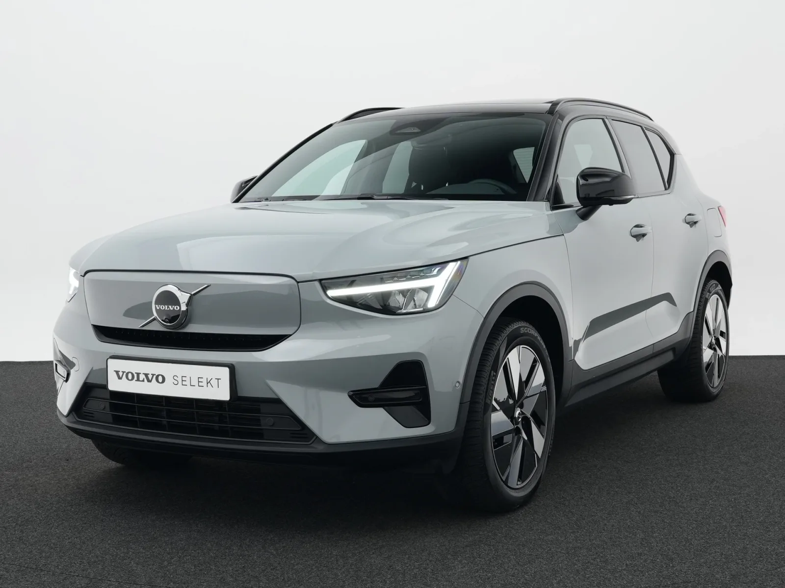 Volvo EX40 (2025) — foto 1