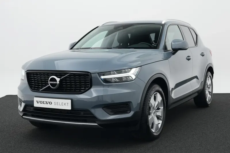 Volvo XC40 (2022)