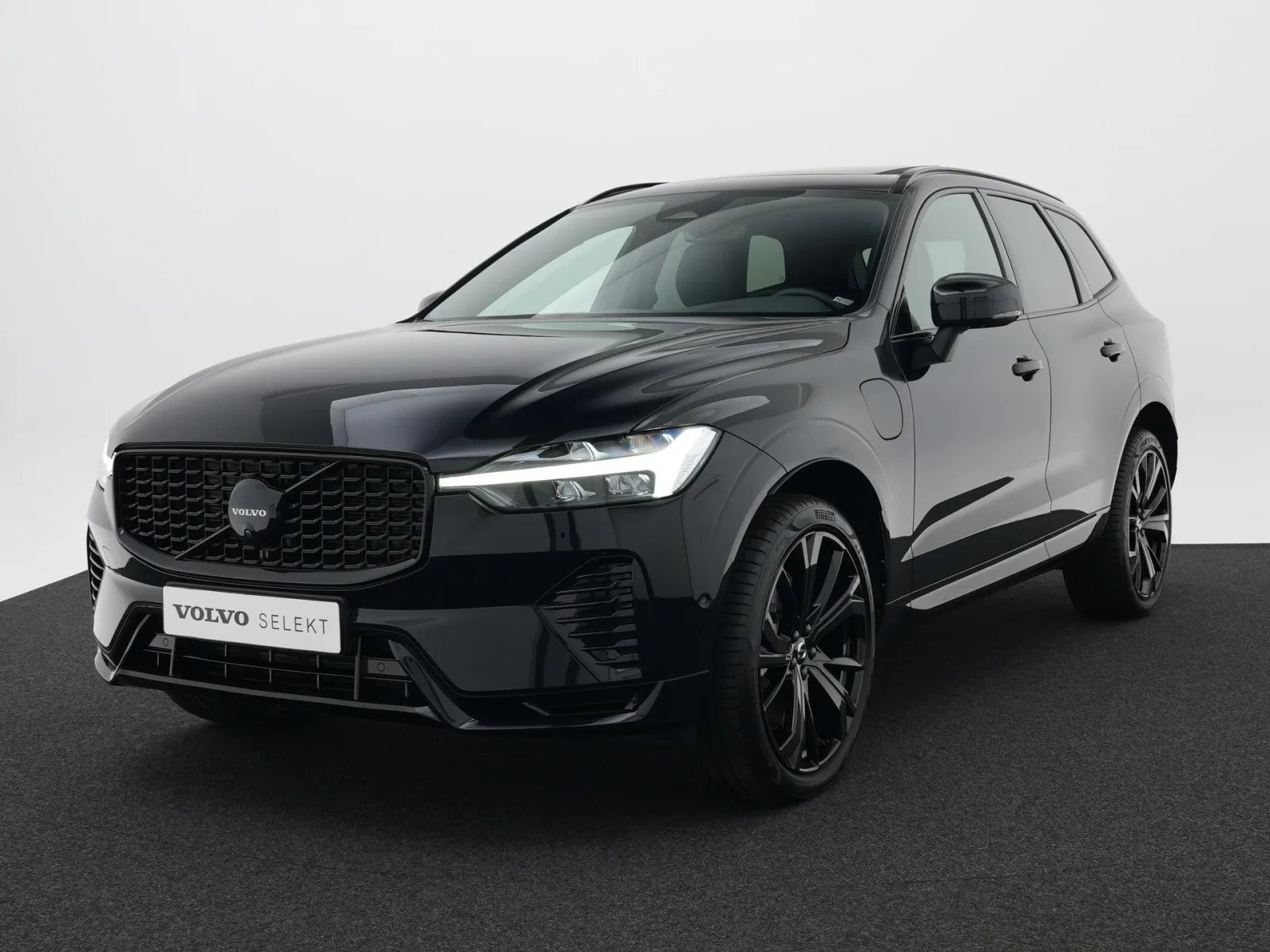 Volvo XC60 (2024) — foto 1