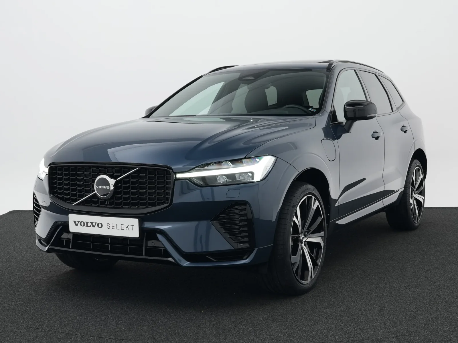 Volvo XC60 (2022) — foto 1