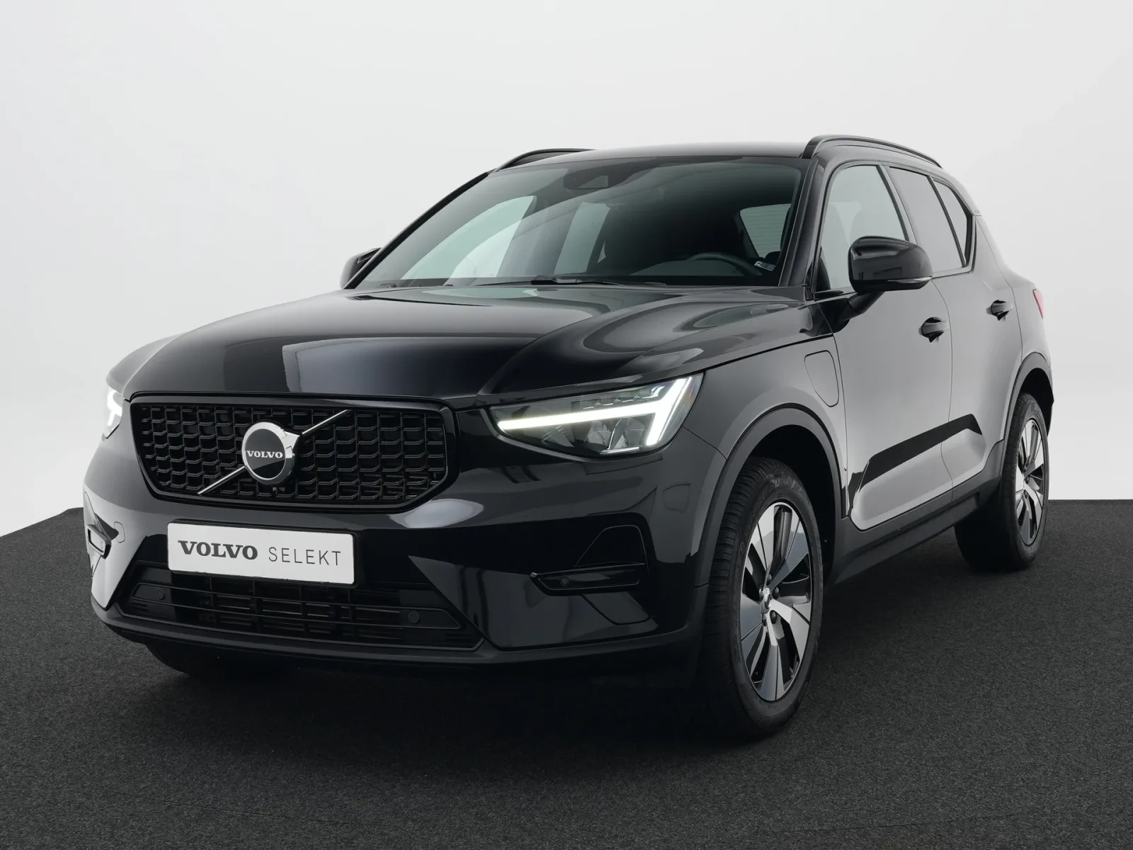 Volvo XC40 (2023) — foto 1