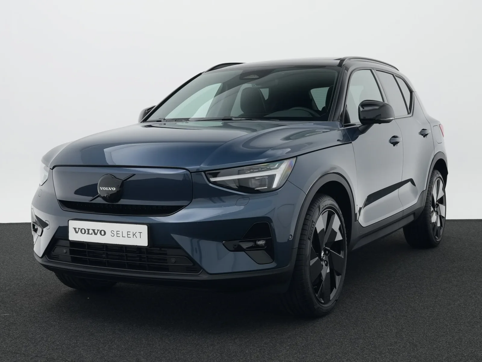 Volvo EX40 (2026) — foto 1