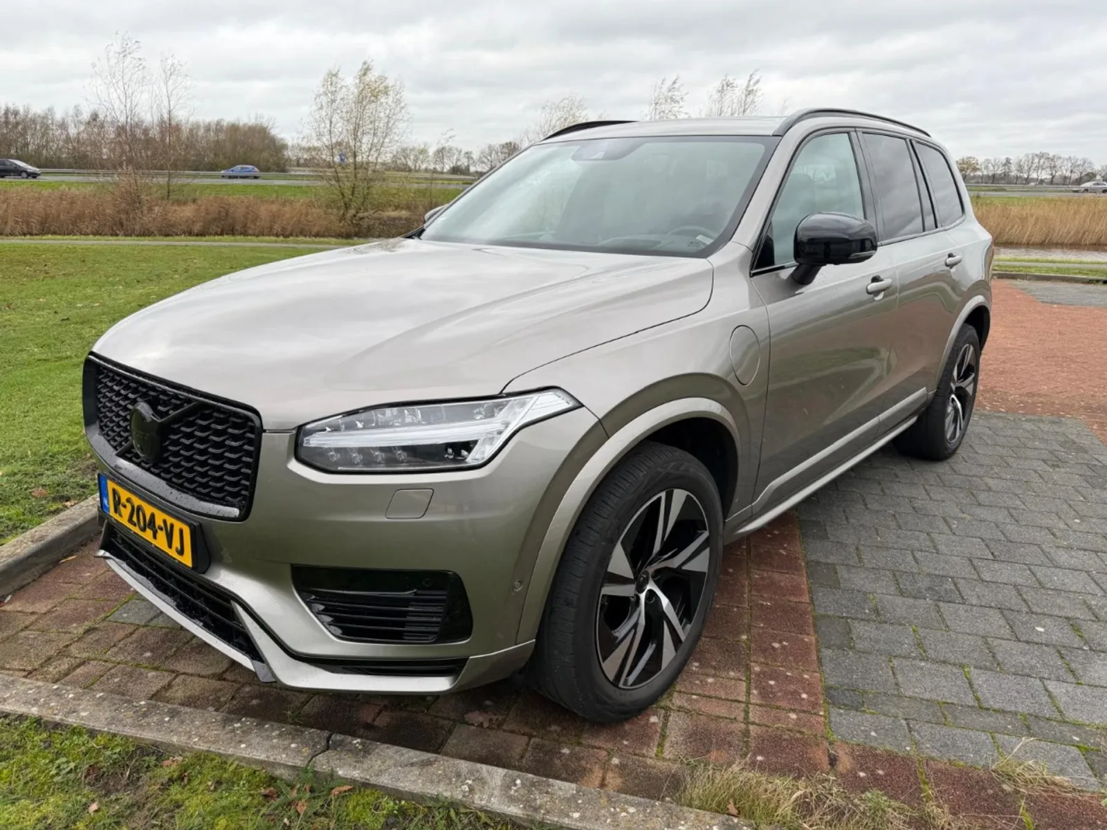 Volvo XC90 (2022) — foto 1