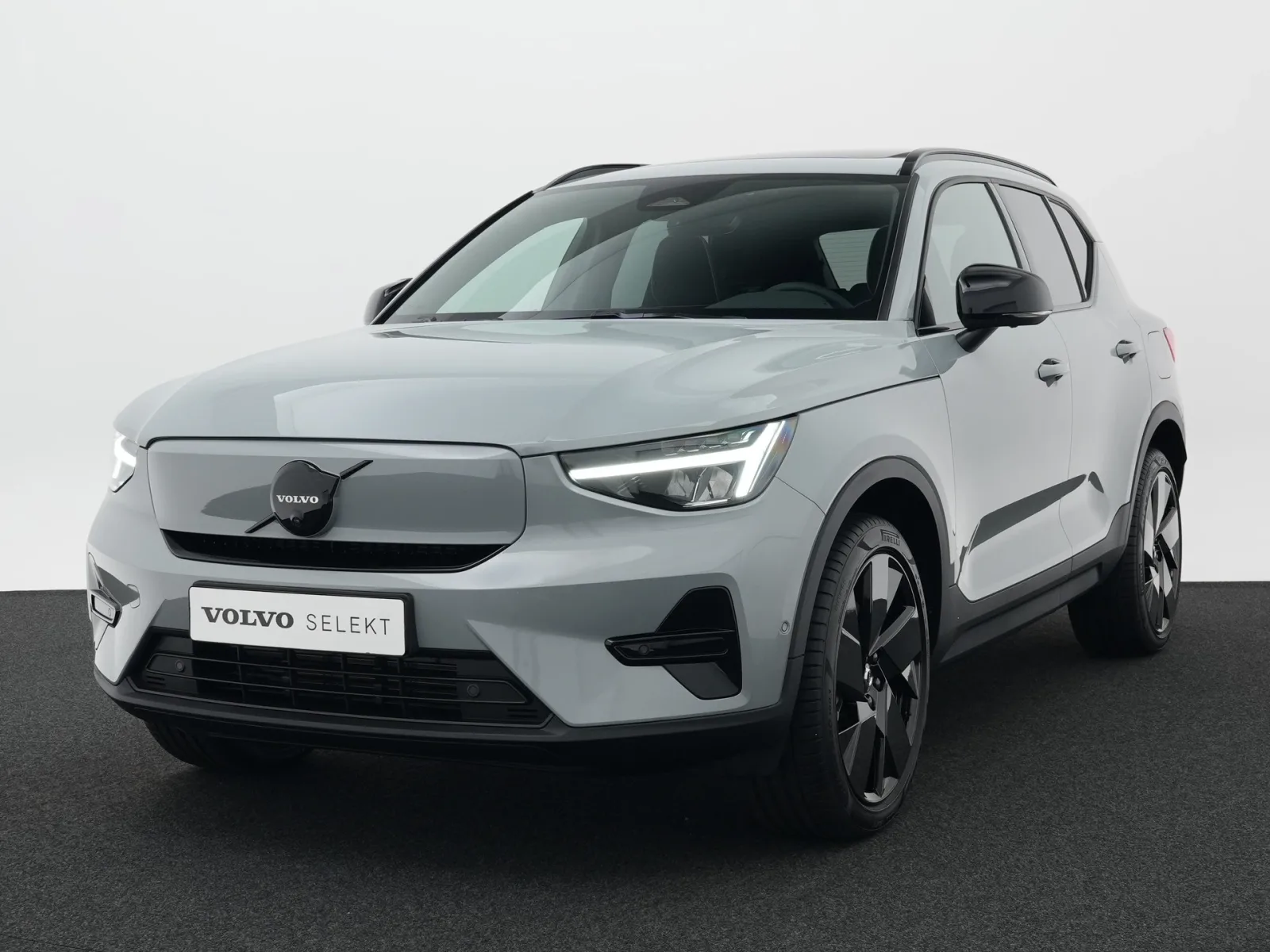 Volvo EX40 (2026) — foto 1