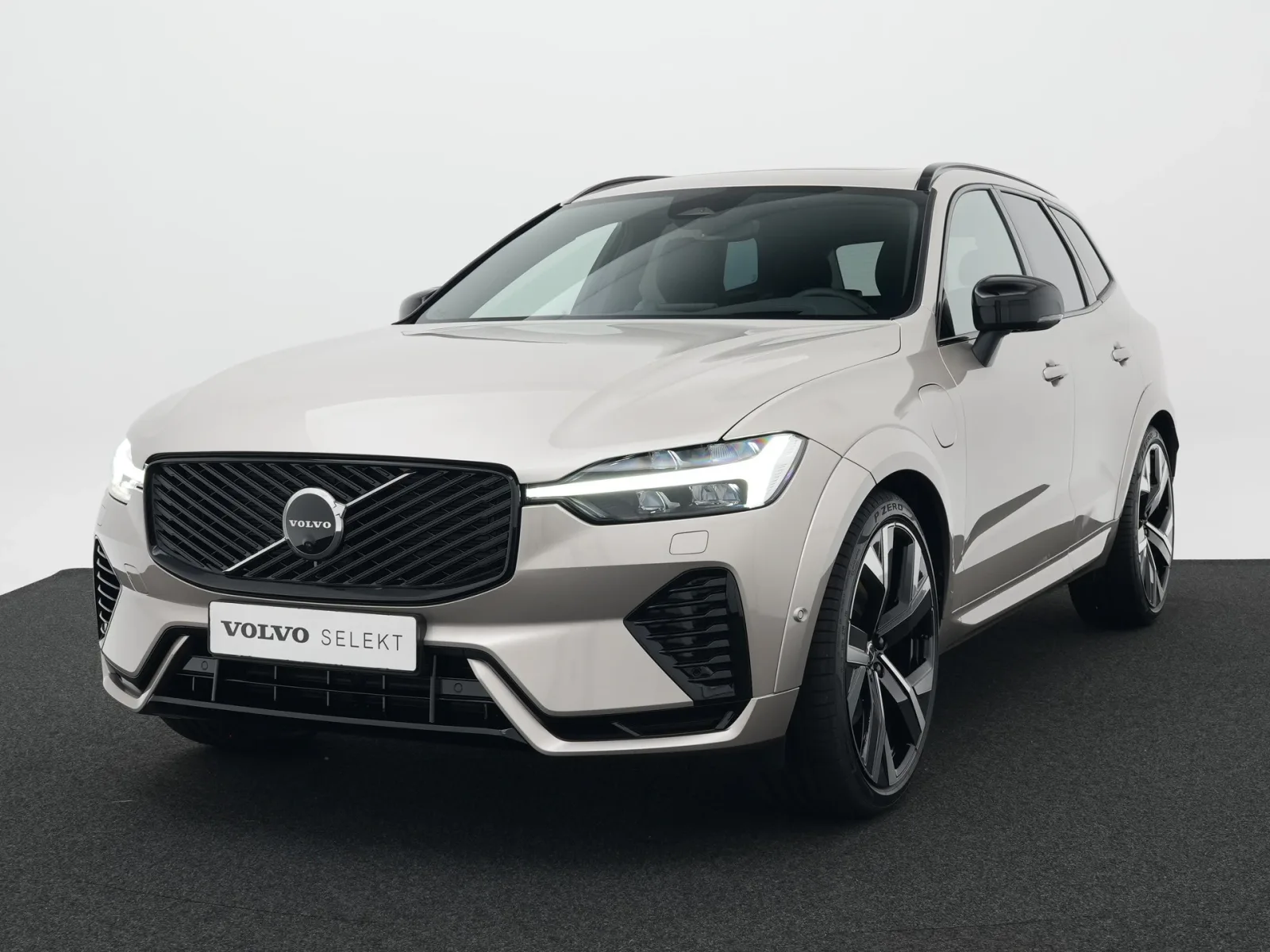 Volvo XC60 (2026) — foto 1