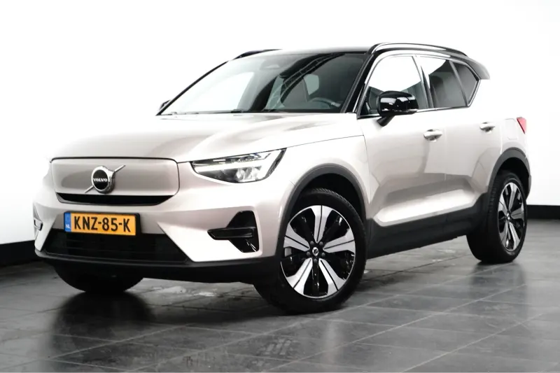 Volvo XC40 (2023)