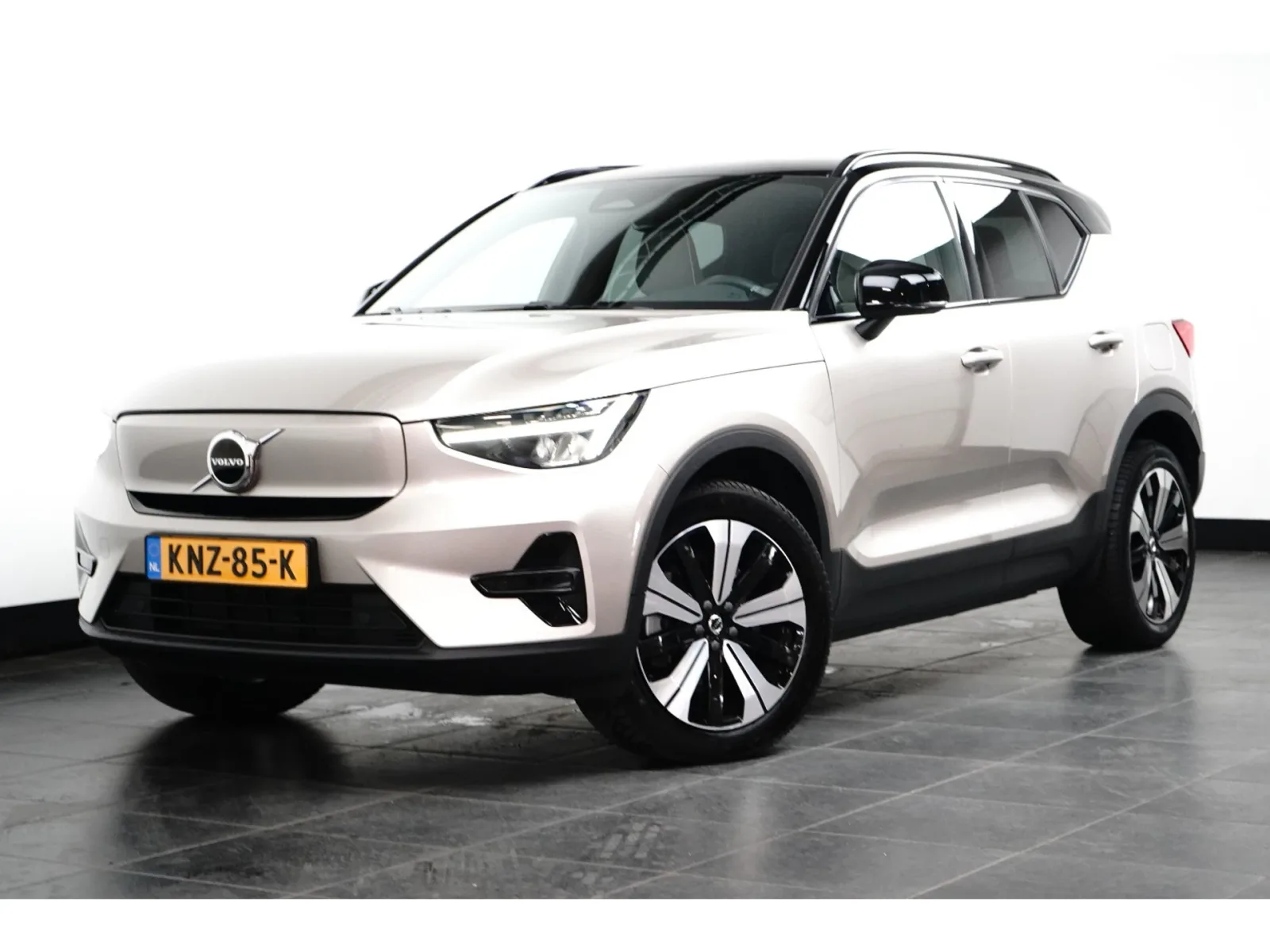 Volvo XC40 (2023) — foto 1