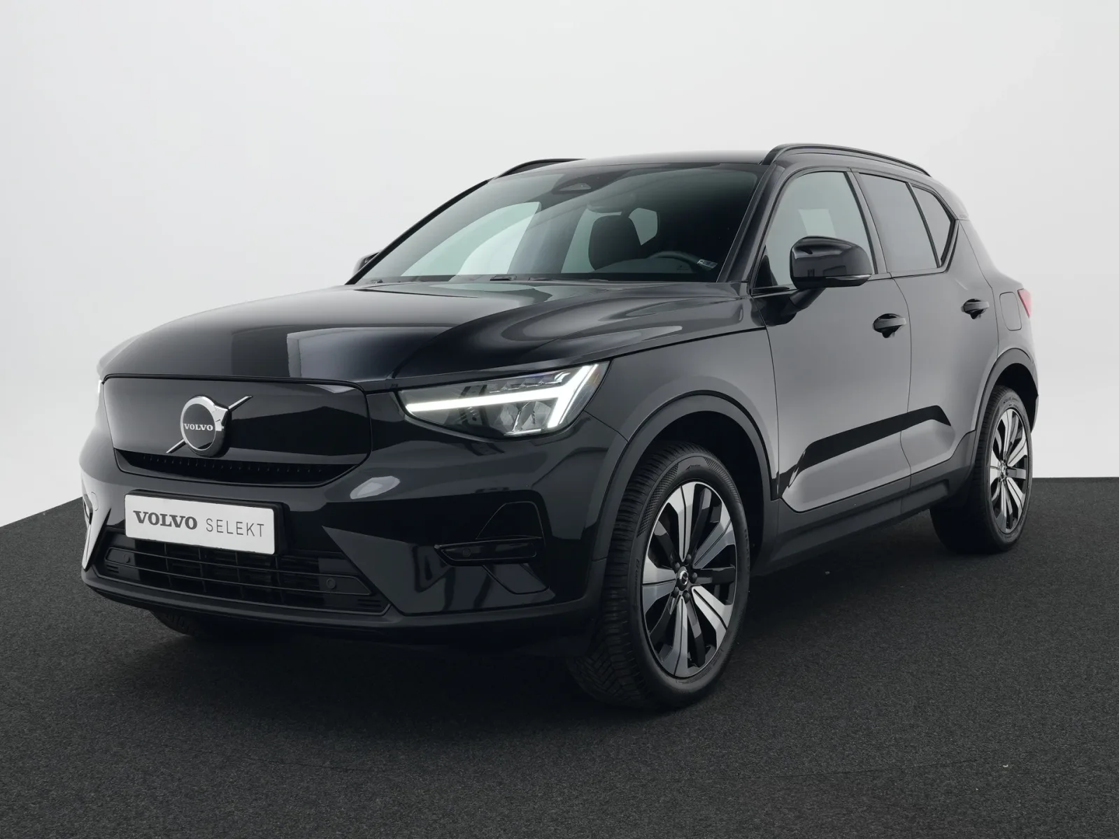 Volvo XC40 (2023) — foto 1