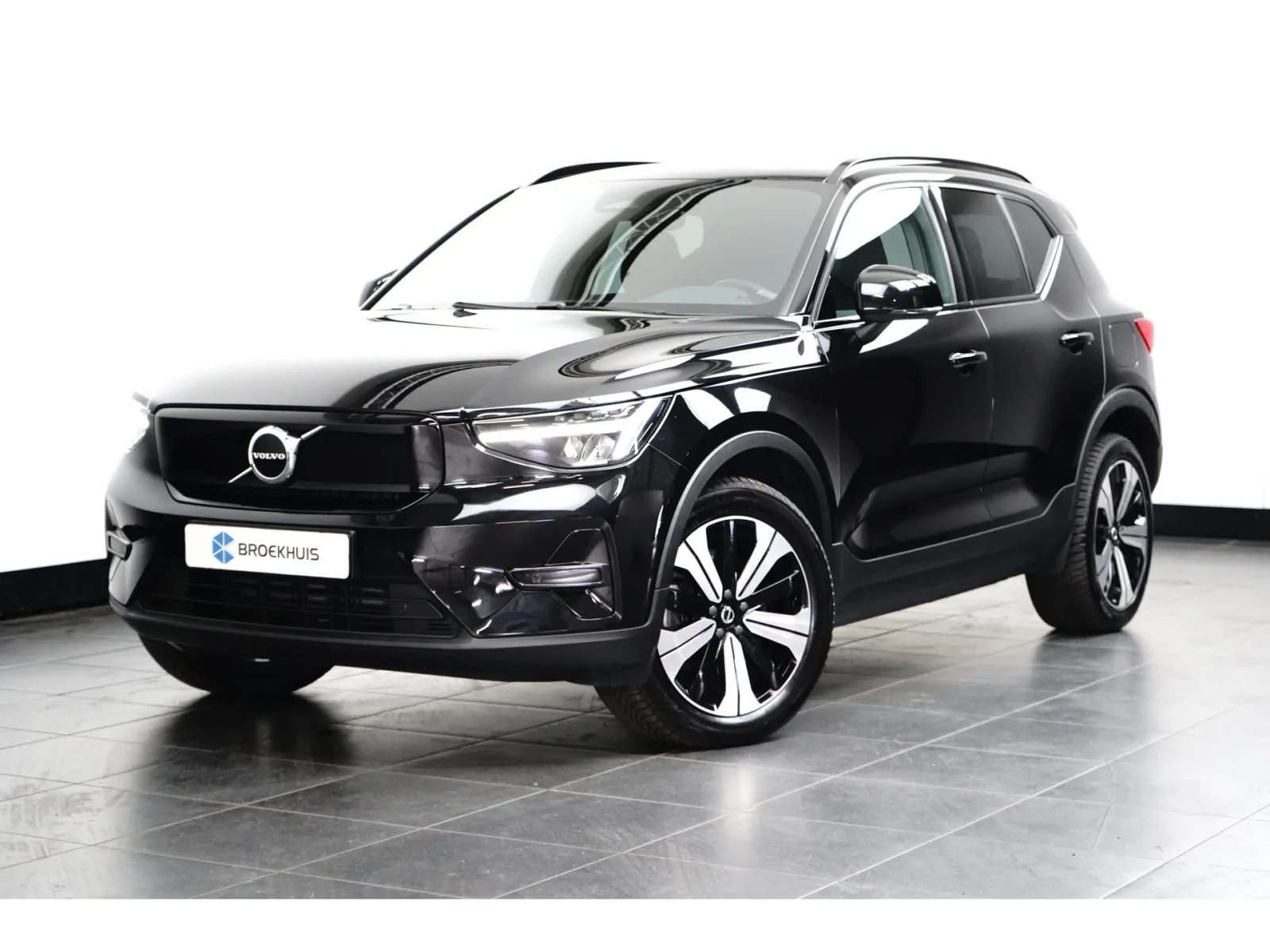 Volvo XC40 (2023) — foto 1