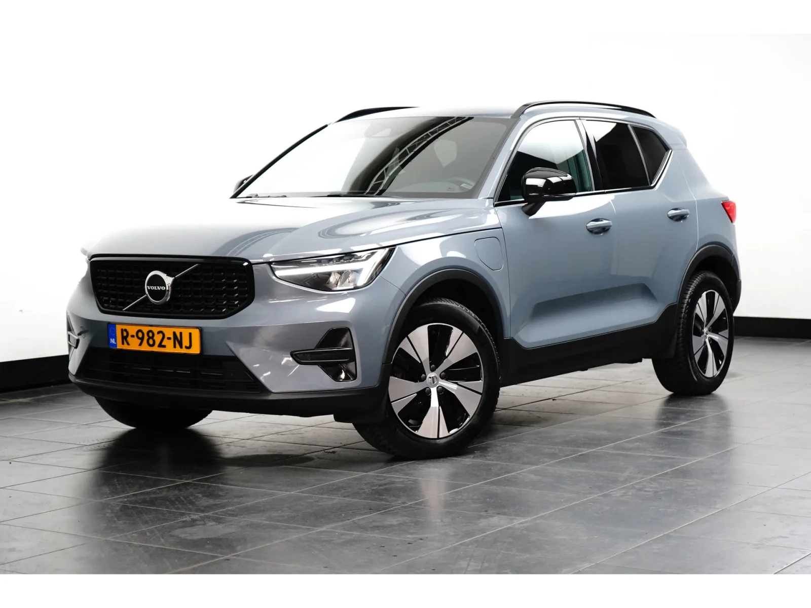 Volvo XC40 (2022) — foto 1