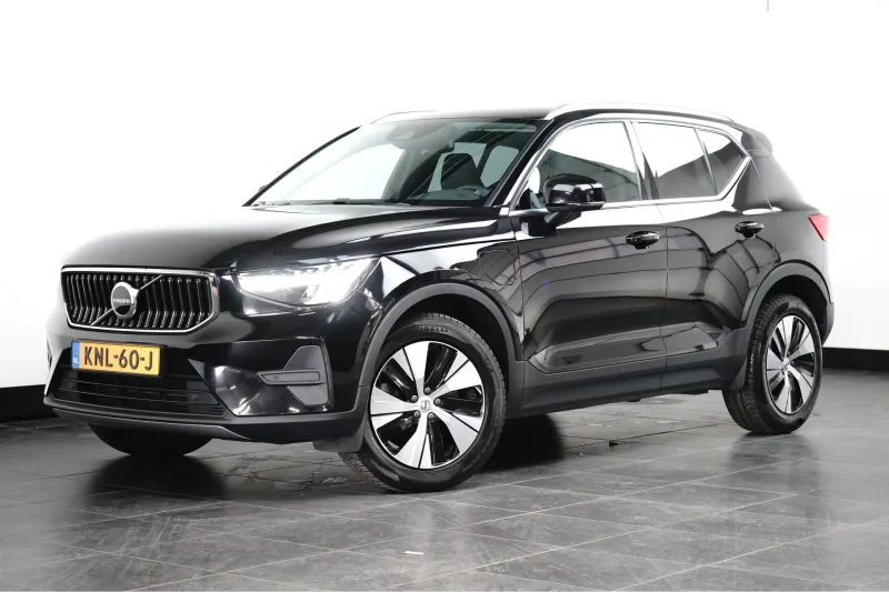 Volvo XC40 (2023)