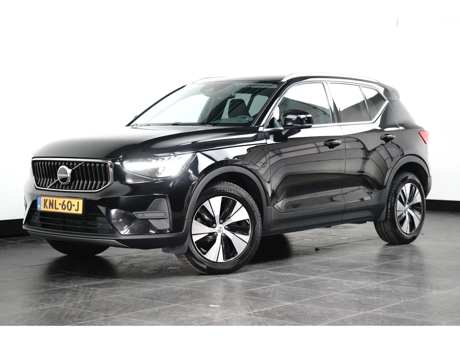 Volvo XC40 (2023) — foto 1