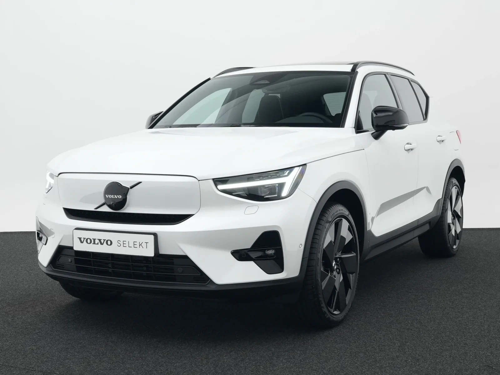 Volvo EX40 (2026) — foto 1