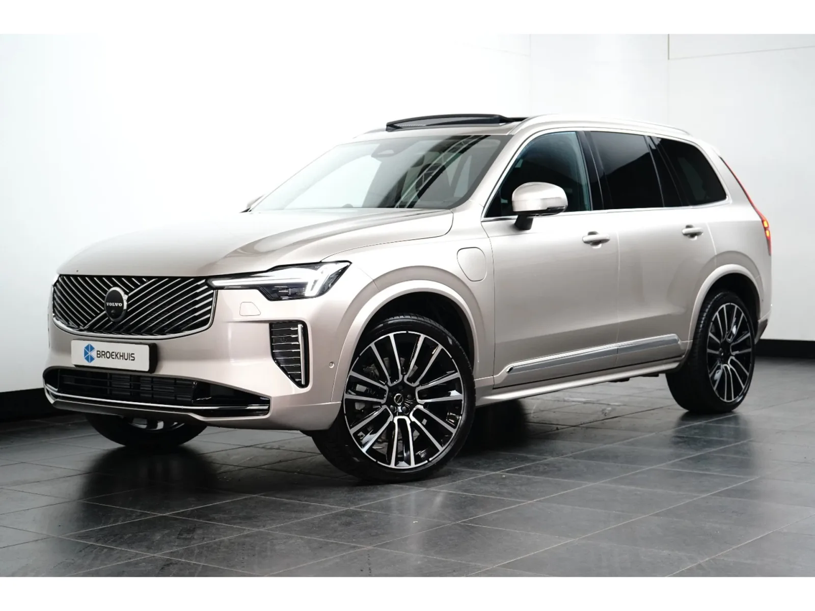 Volvo XC90 (2025) — foto 1