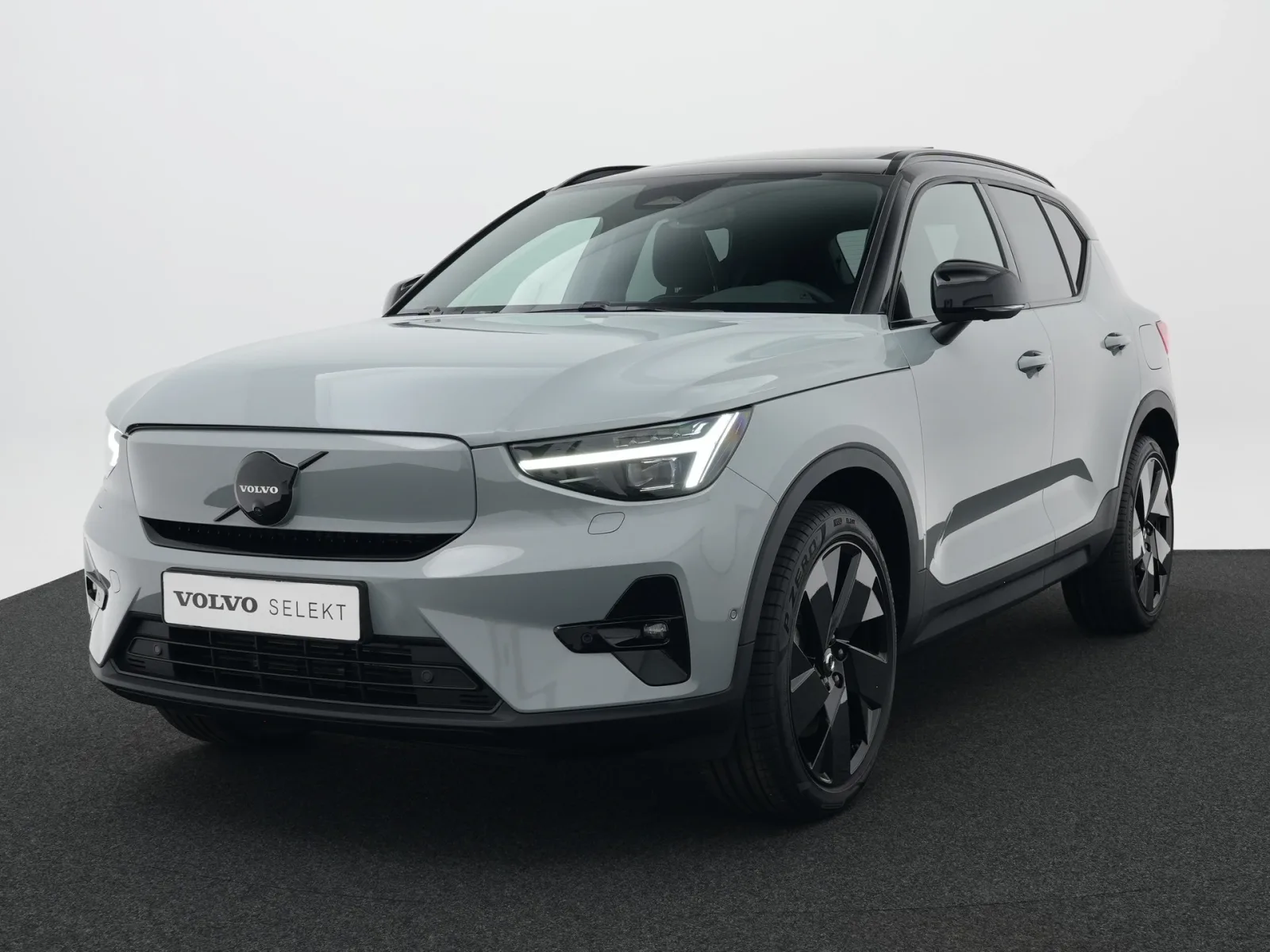 Volvo EX40 (2026) — foto 1