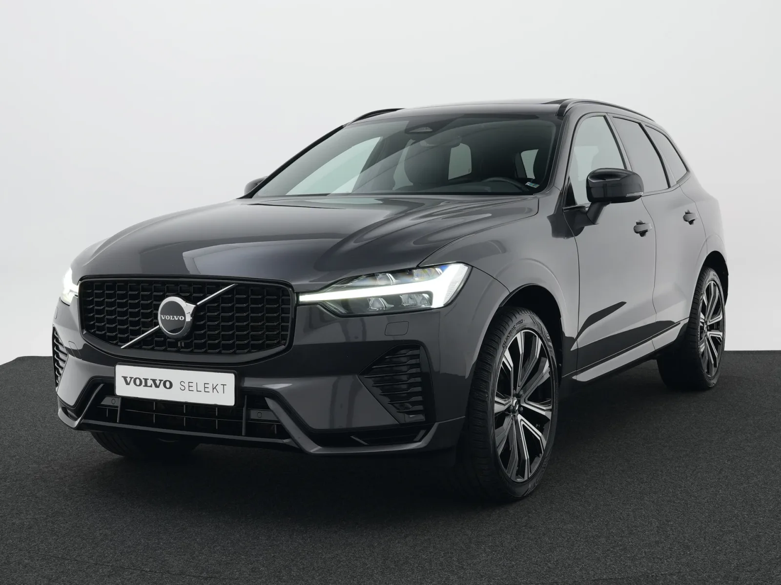 Volvo XC60 (2022) — foto 1