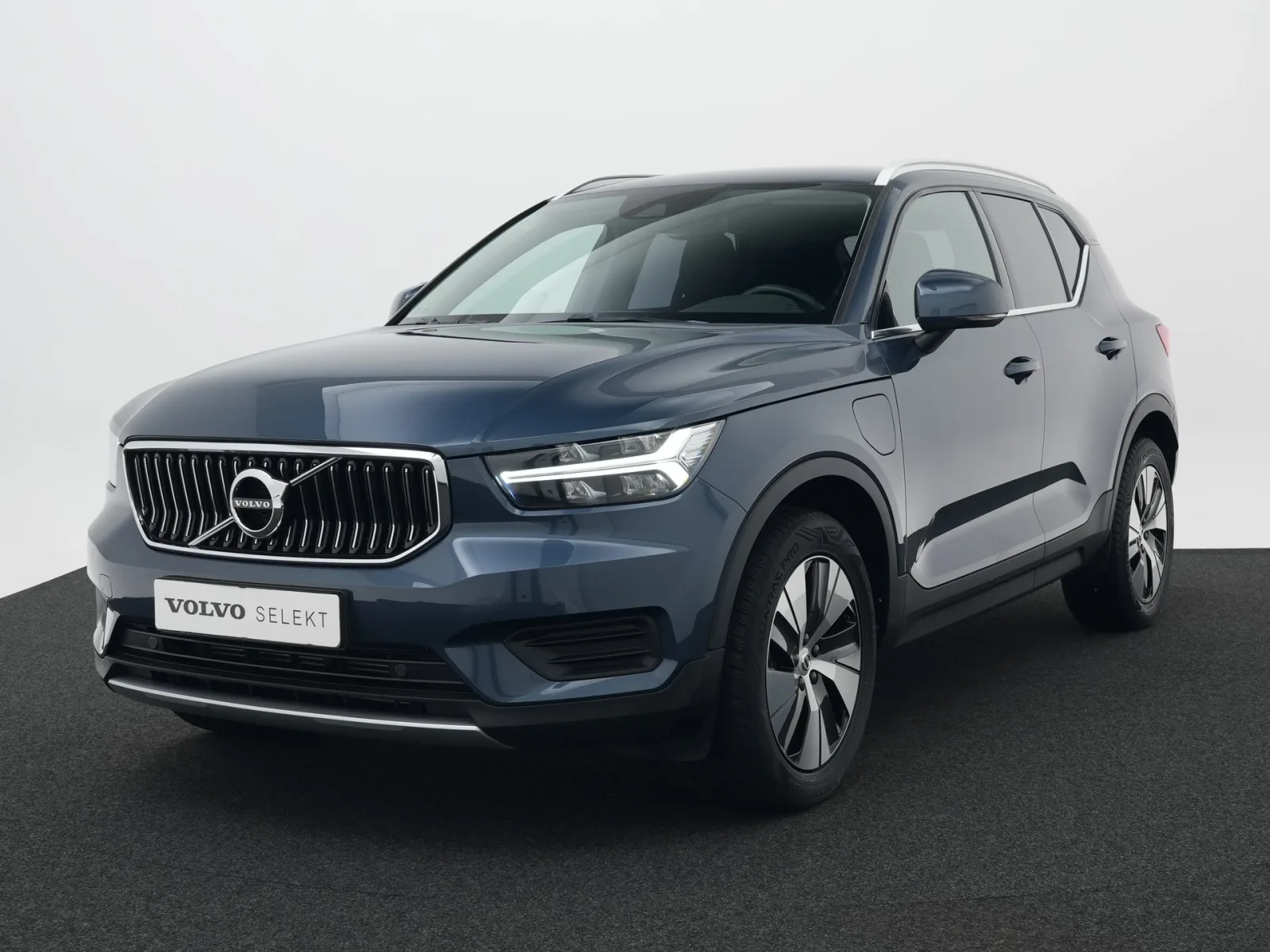 Volvo XC40 (2021) — foto 1