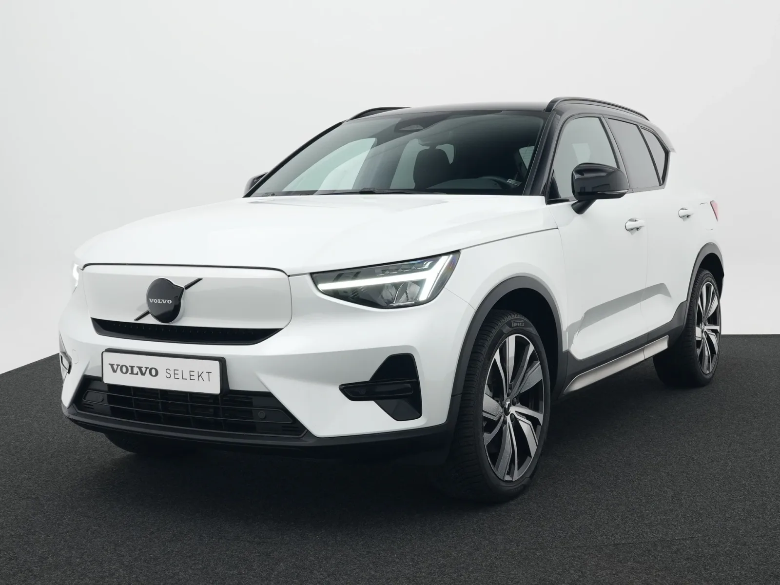 Volvo XC40 (2023) — foto 1
