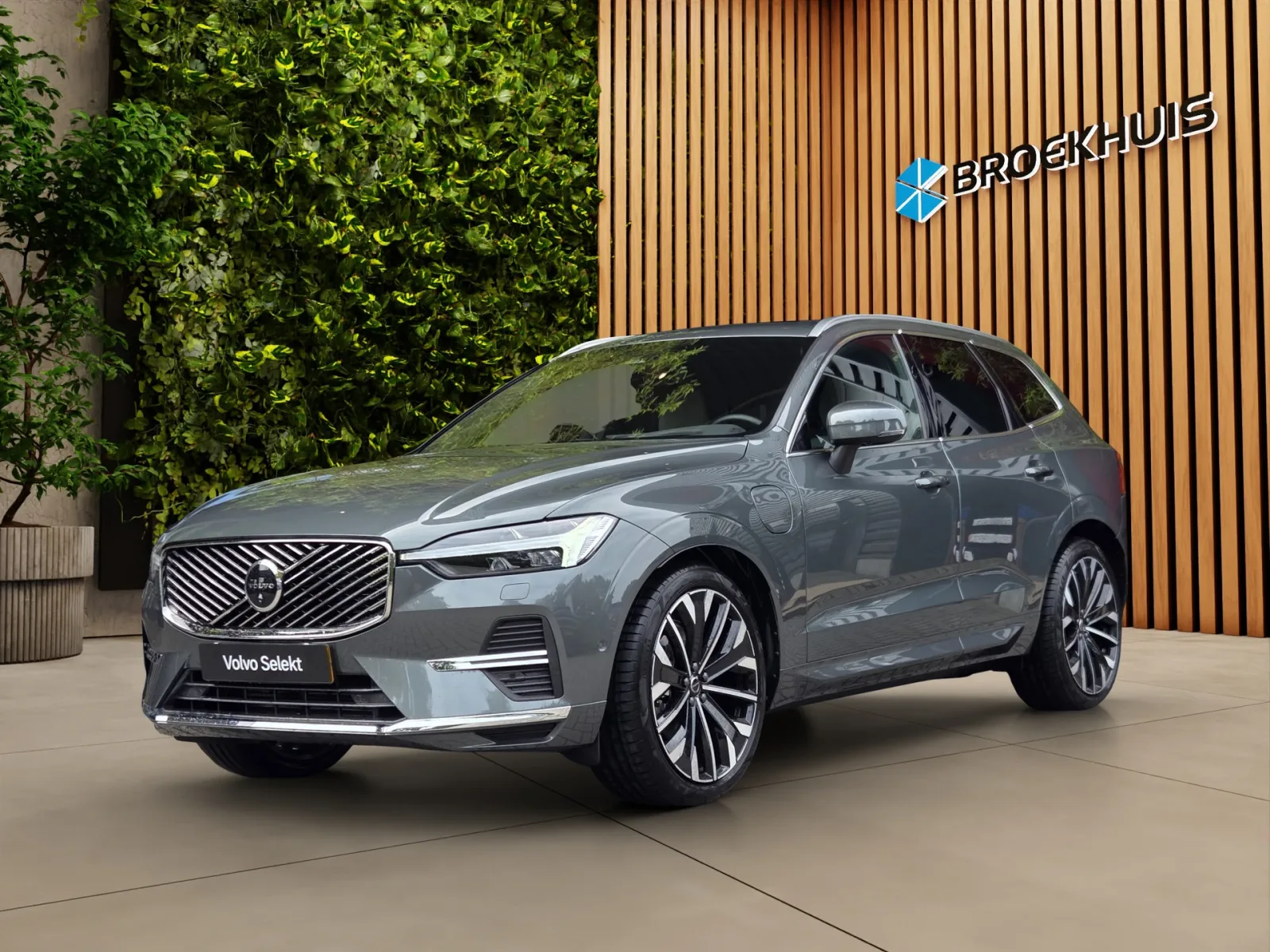 Volvo XC60 (2025) — foto 1