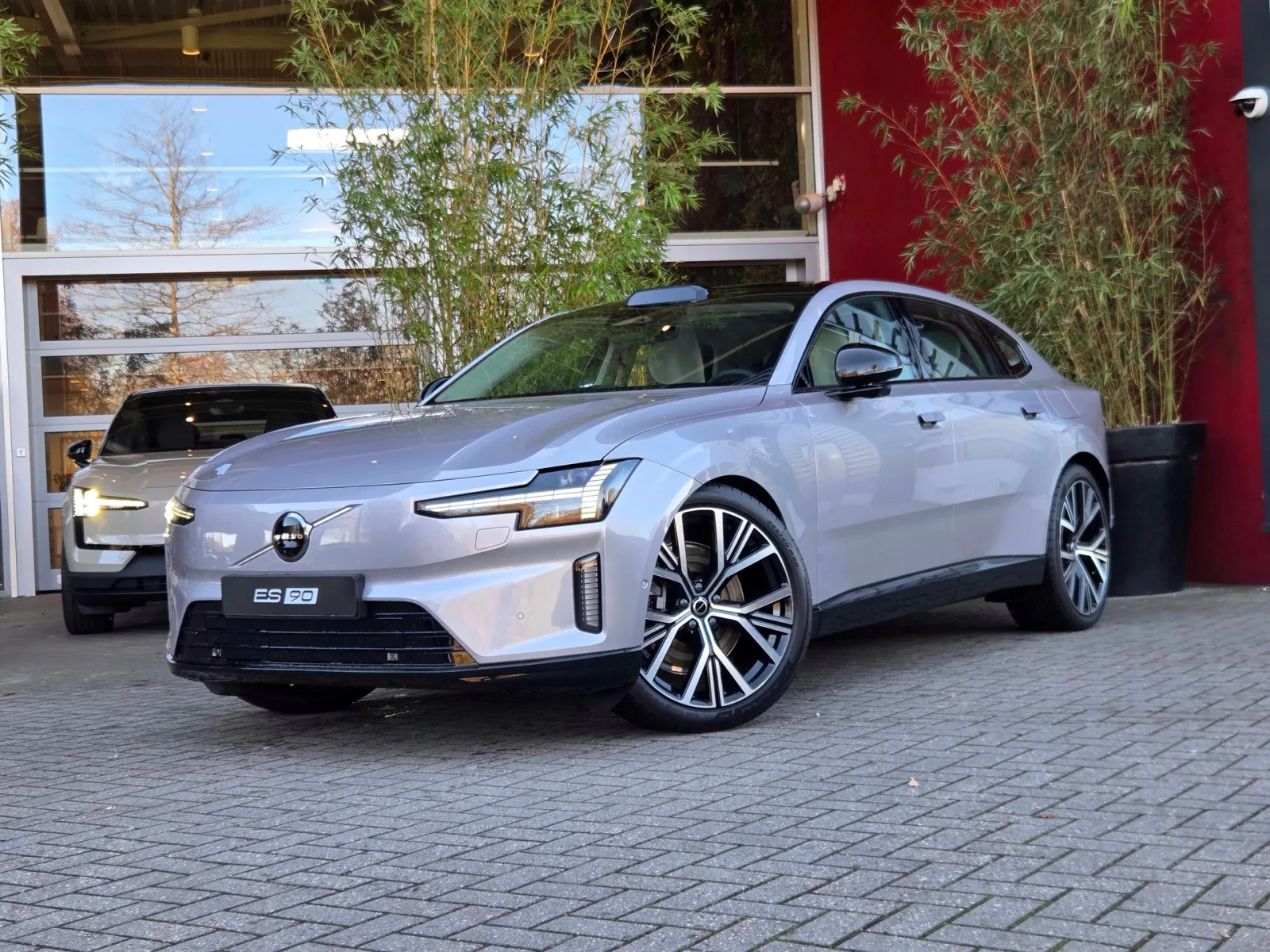 Volvo ES90 (2026) — foto 1