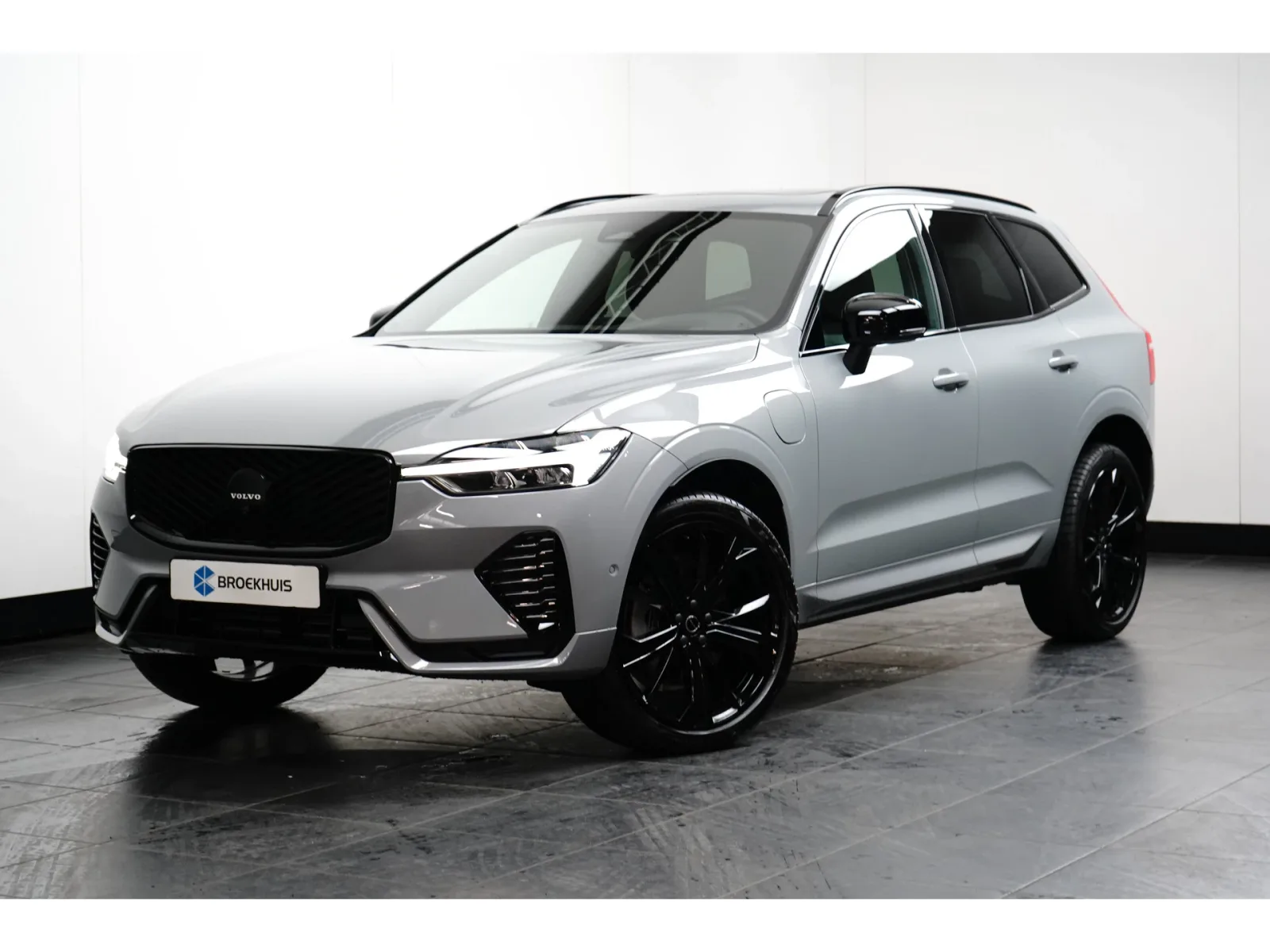 Volvo XC60 (2026) — foto 1