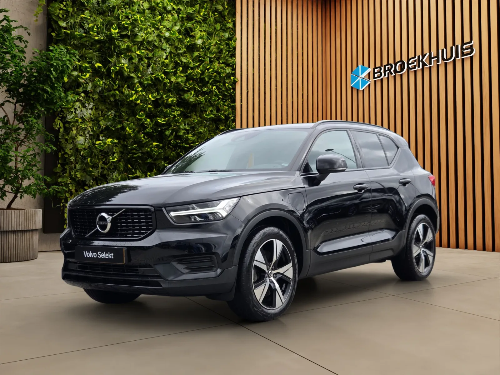 Volvo XC40 (2022) — foto 1