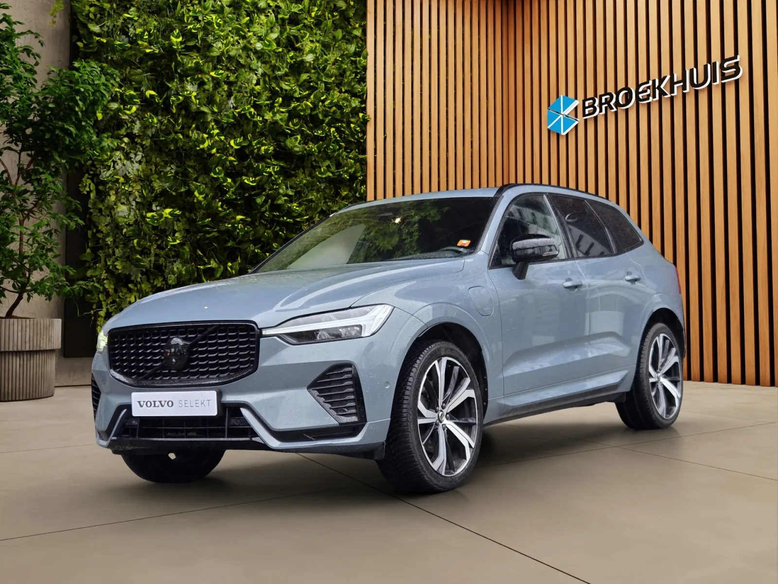 Volvo XC60 (2022) — foto 1