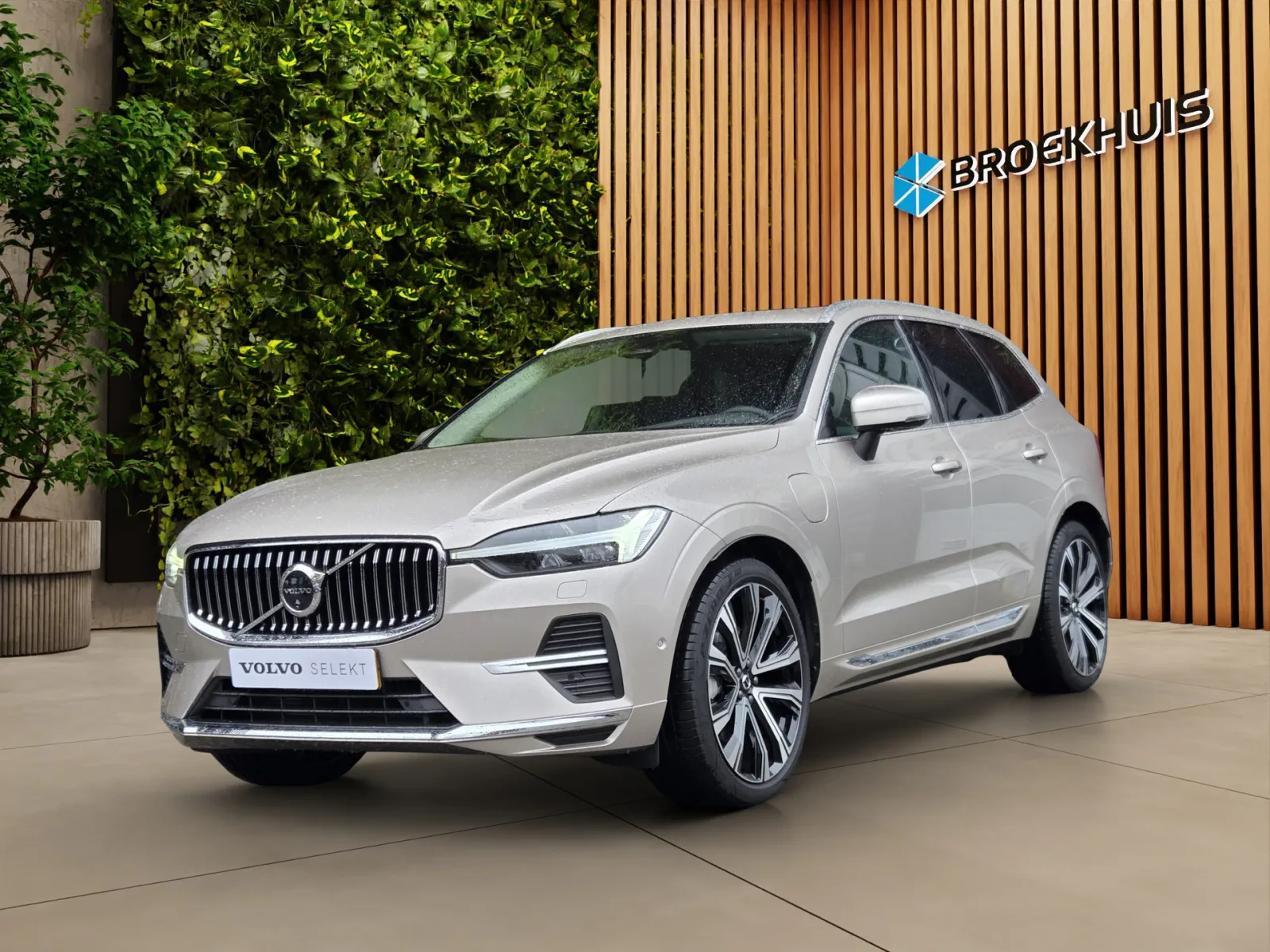 Volvo XC60 (2025) — foto 1
