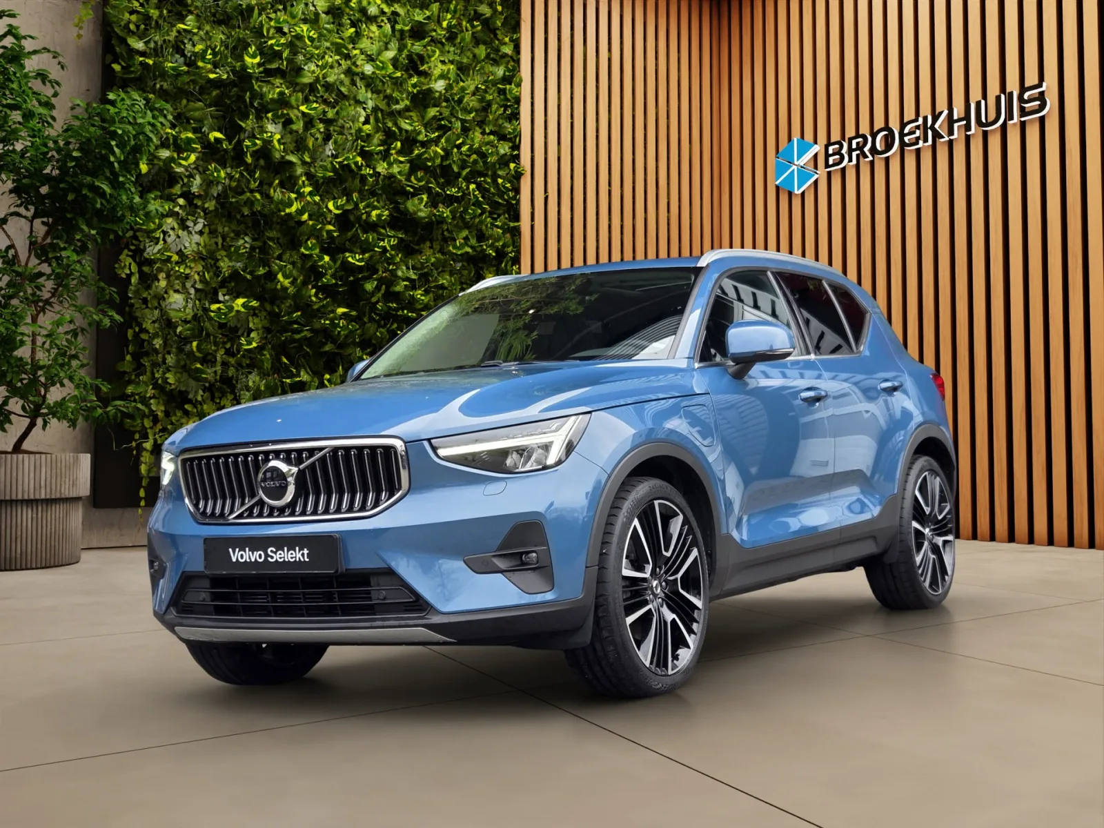 Volvo XC40 (2023) — foto 1