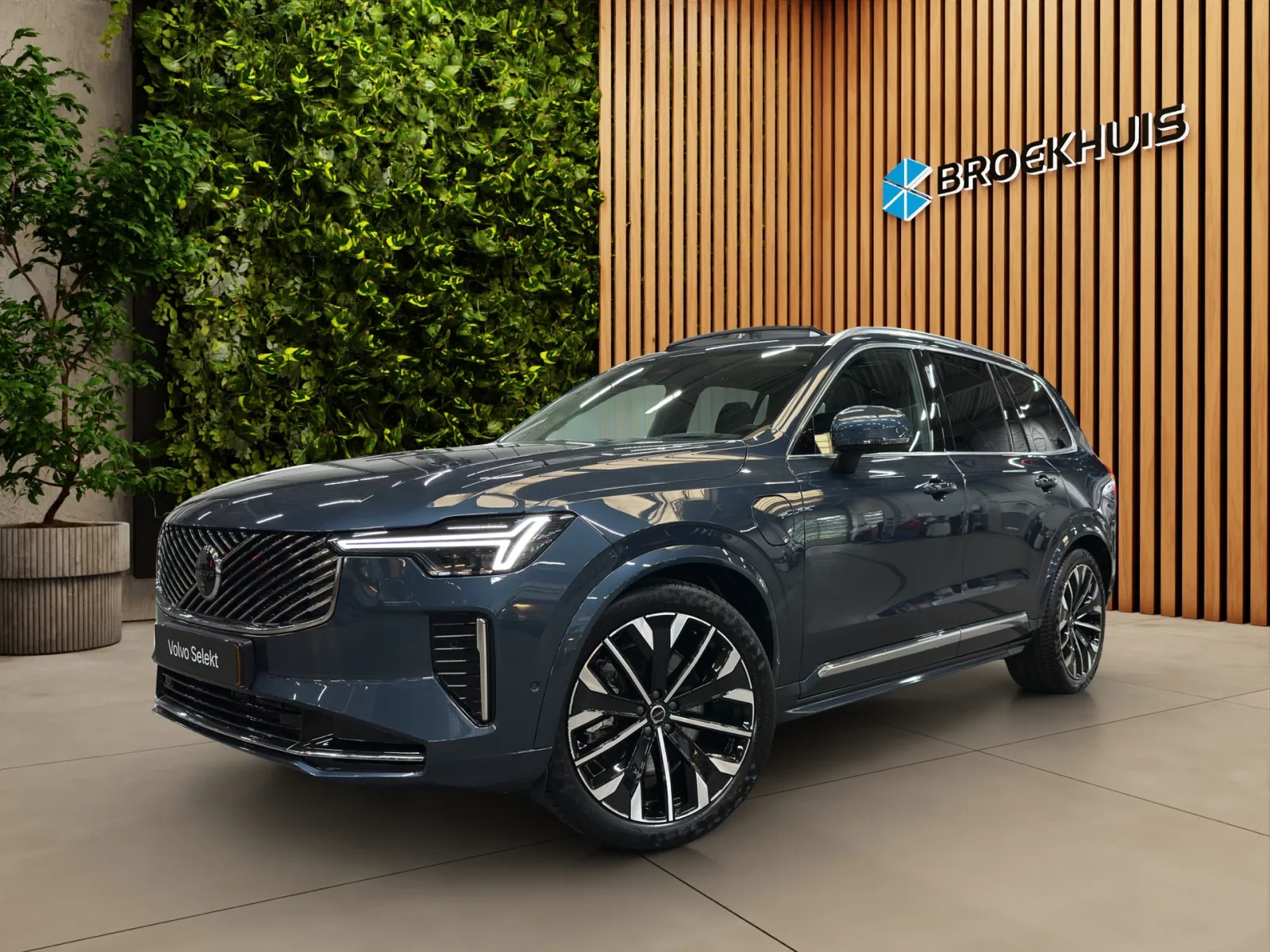 Volvo XC90 (2025) — foto 1