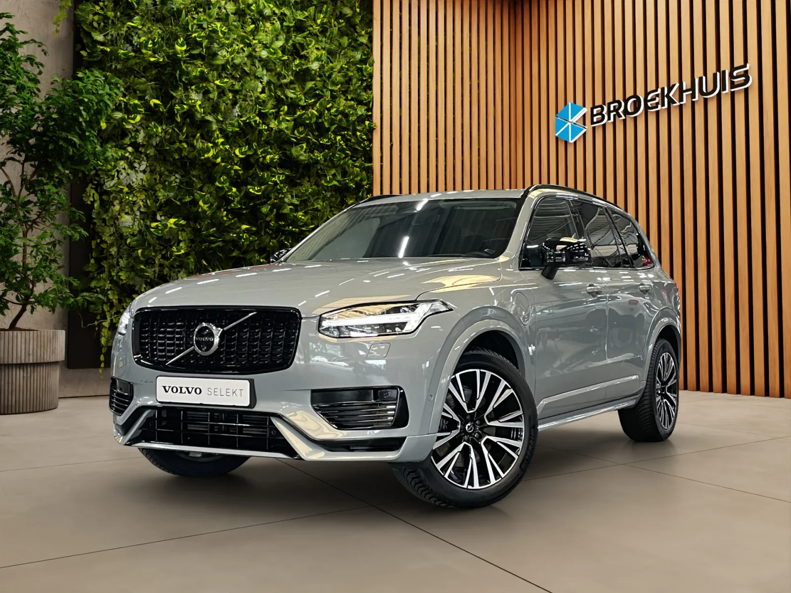 Volvo XC90 (2024) — foto 1