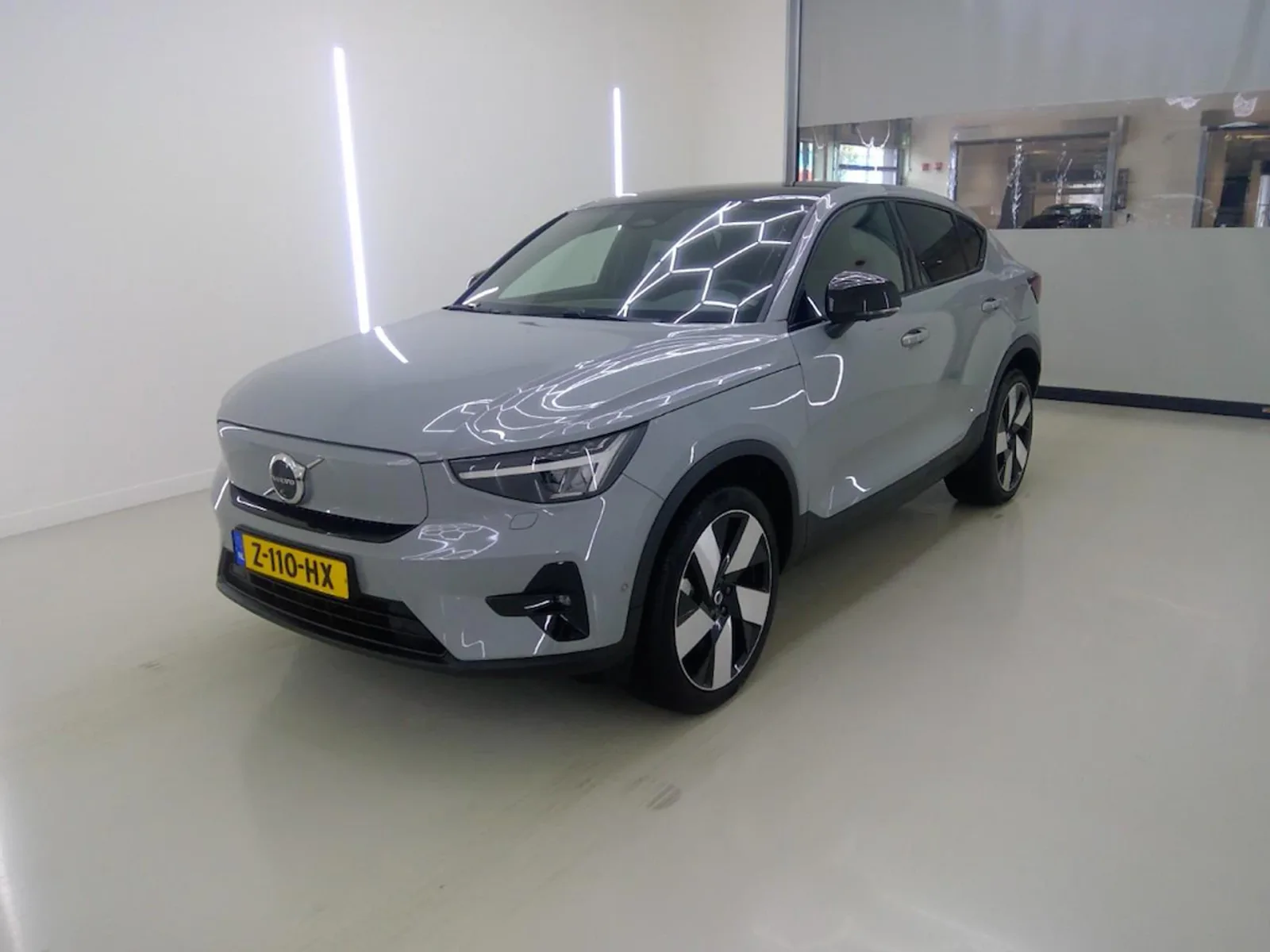Volvo C40 (2024) — foto 1