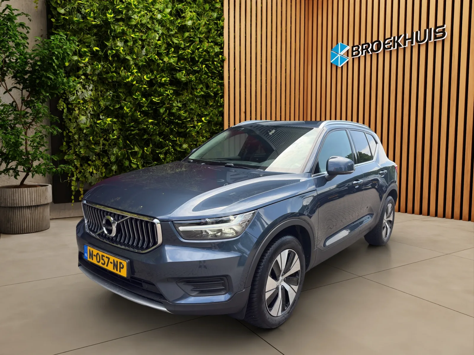 Volvo XC40 (2021) — foto 1