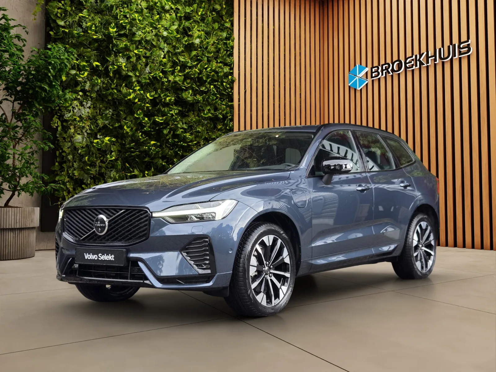 Volvo XC60 (2025) — foto 1