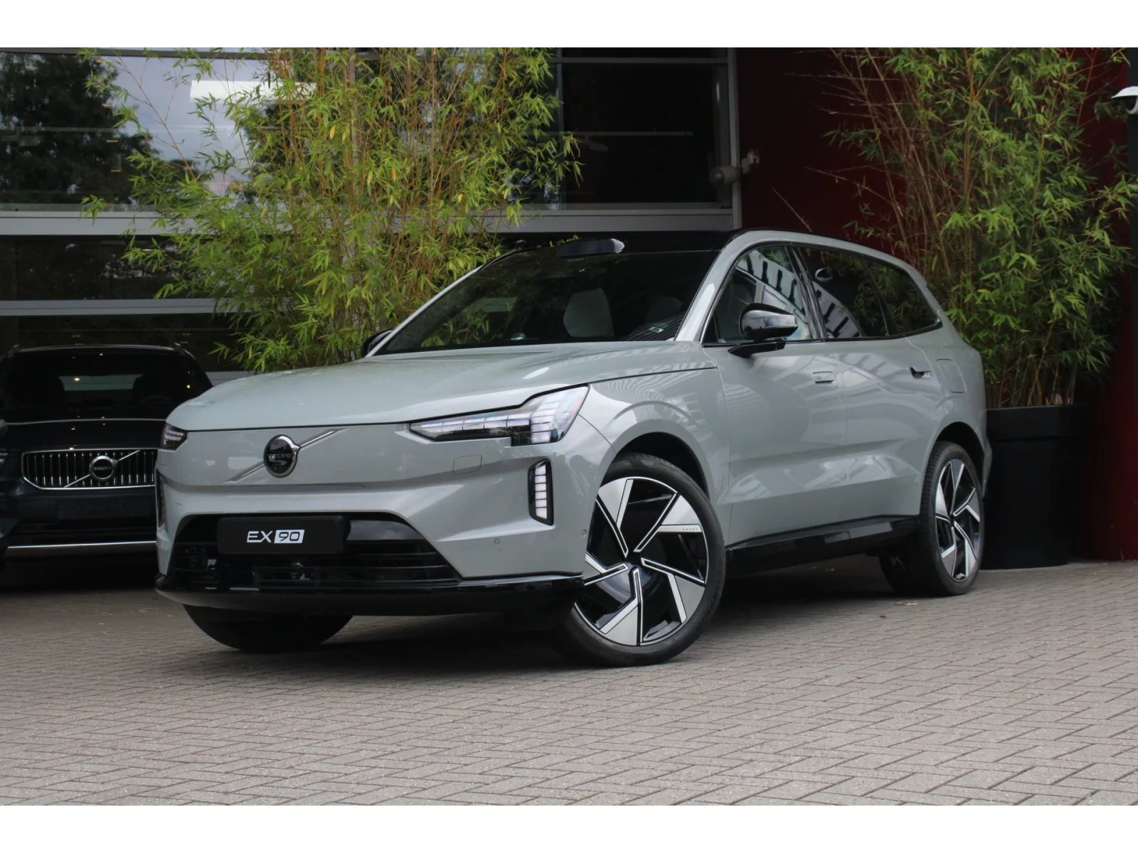 Volvo EX90 (2025) — foto 1