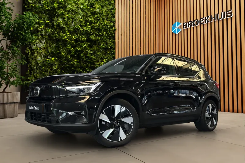 Volvo XC40 (2023)