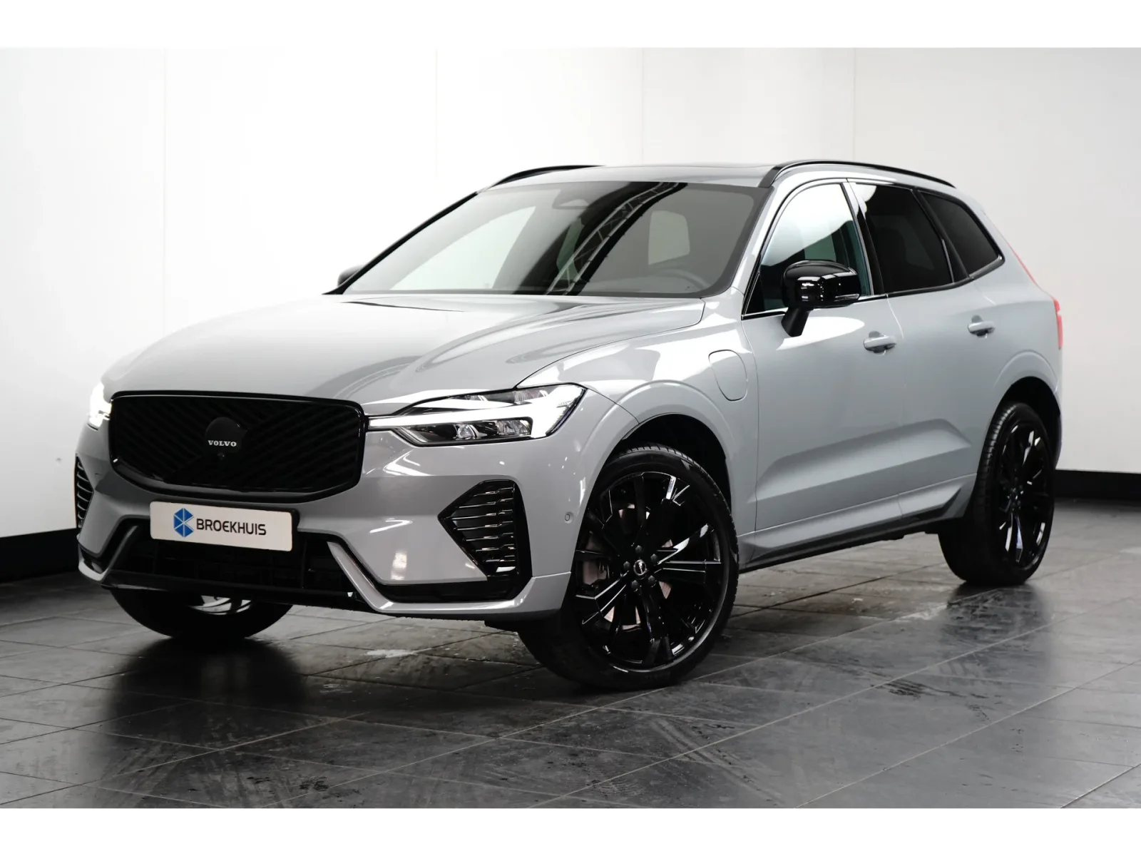 Volvo XC60 (2026) — foto 1