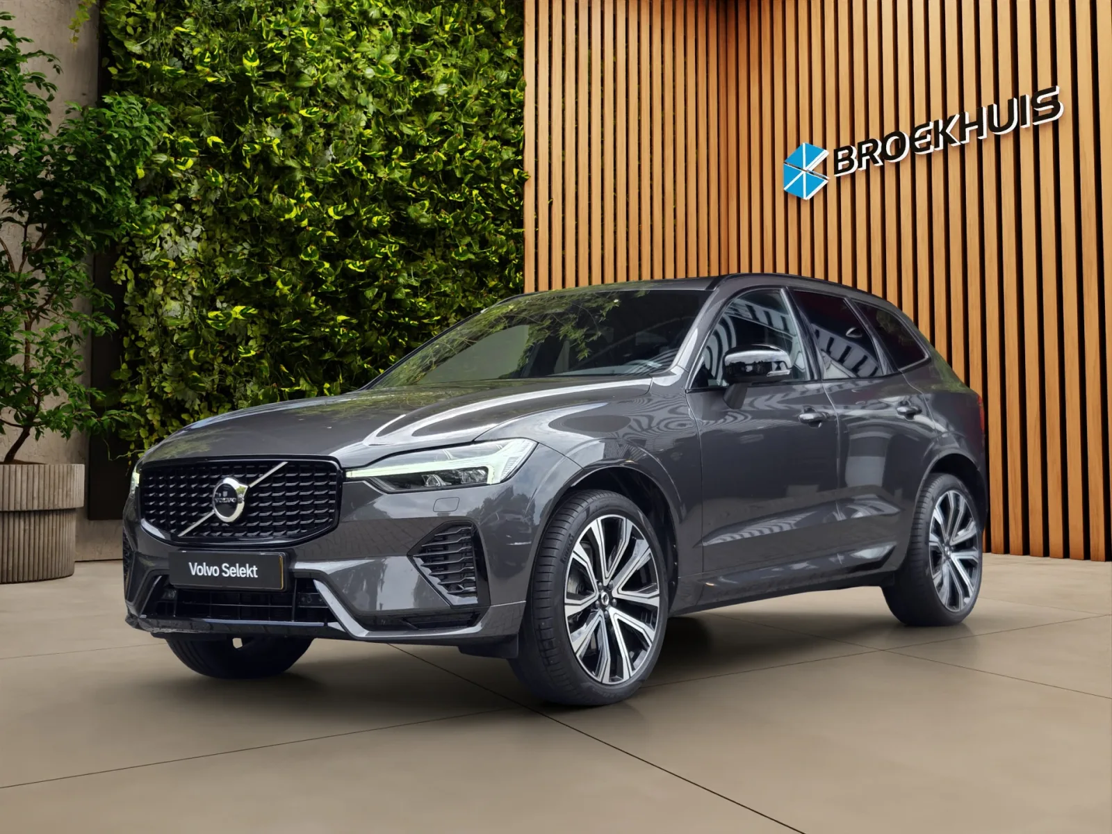 Volvo XC60 (2022) — foto 1