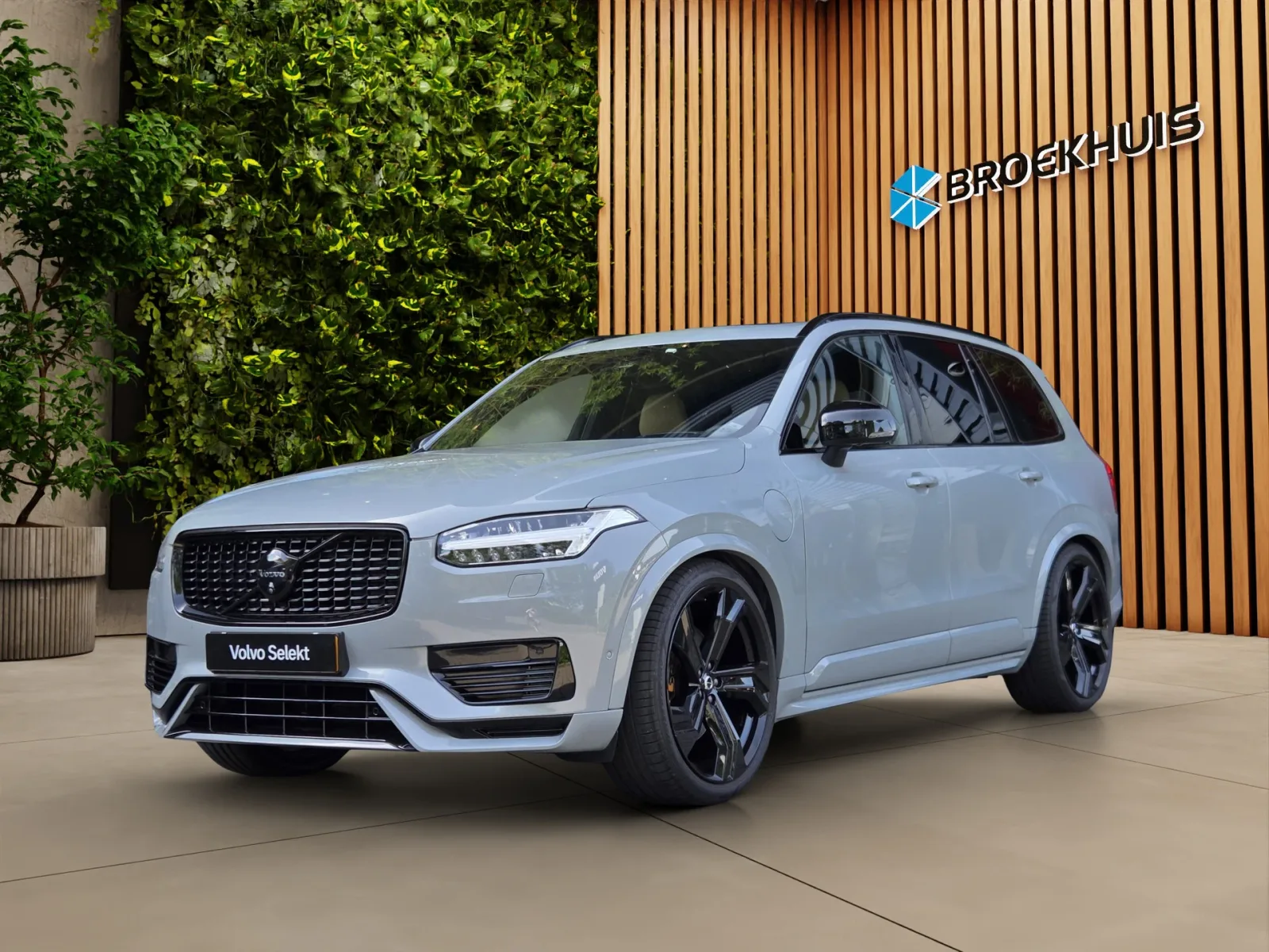 Volvo XC90 (2024) — foto 1
