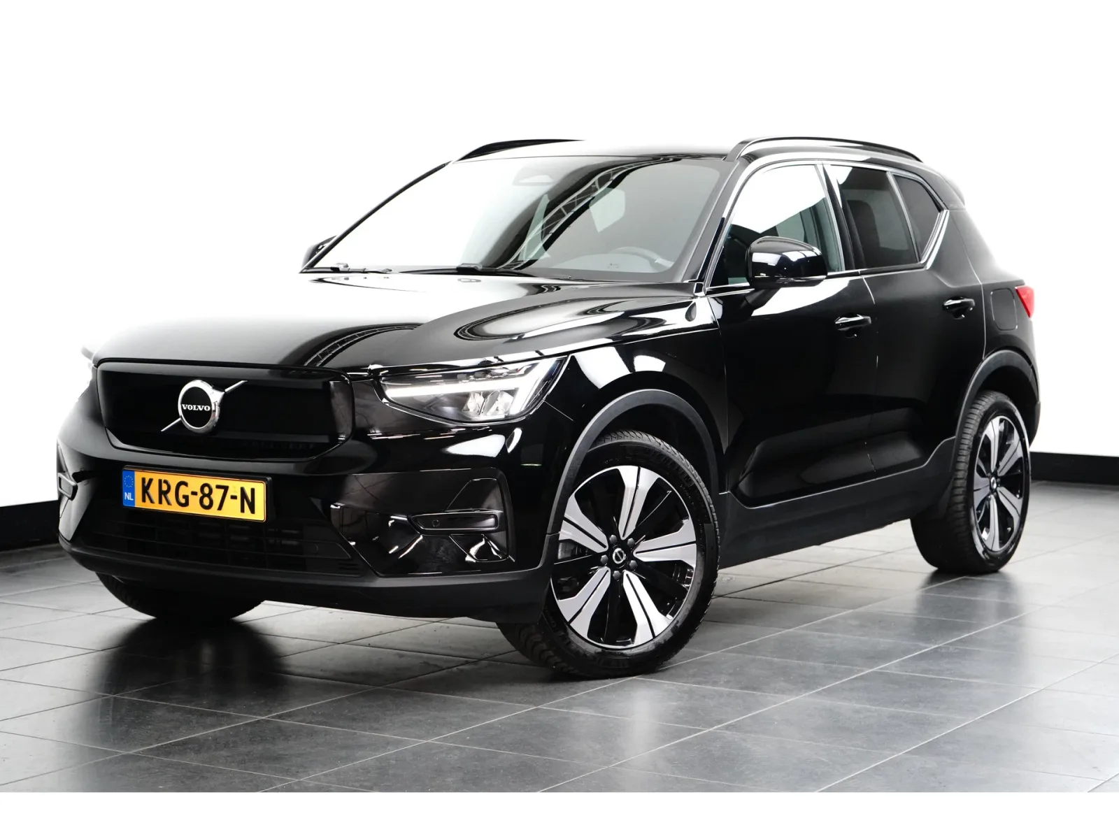 Volvo XC40 (2023) — foto 1