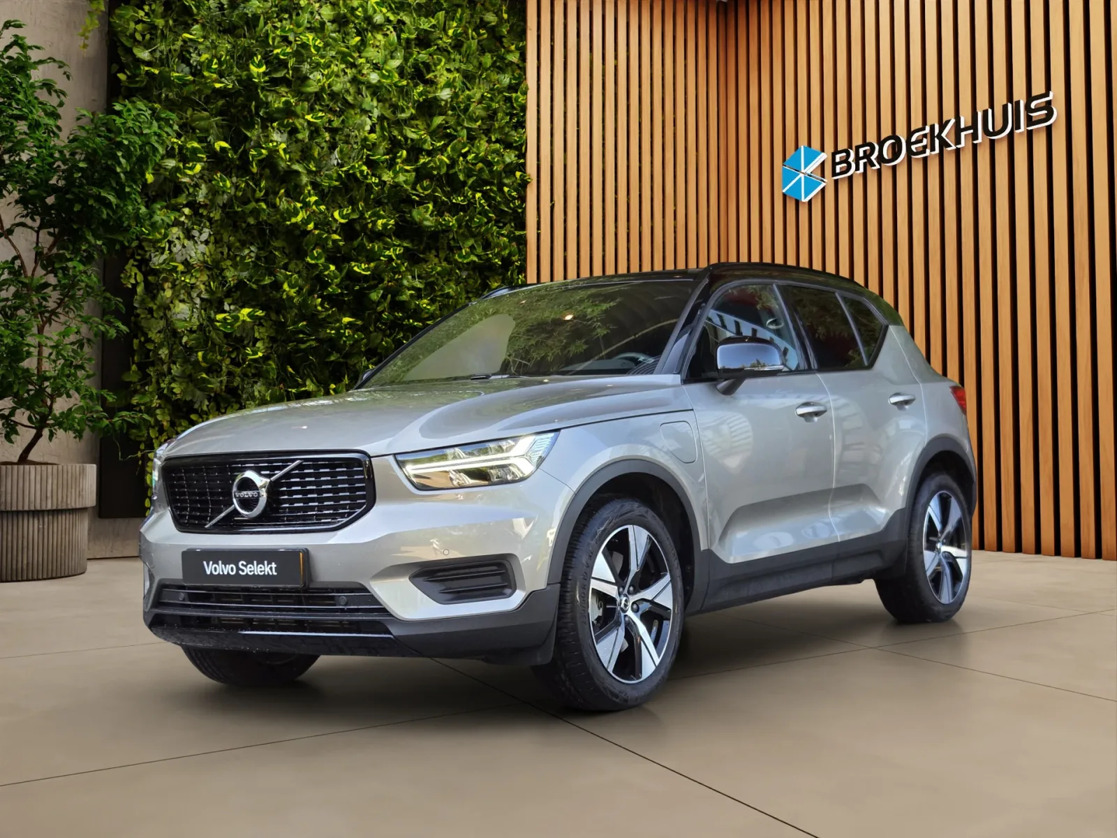 Volvo XC40 (2022) — foto 1