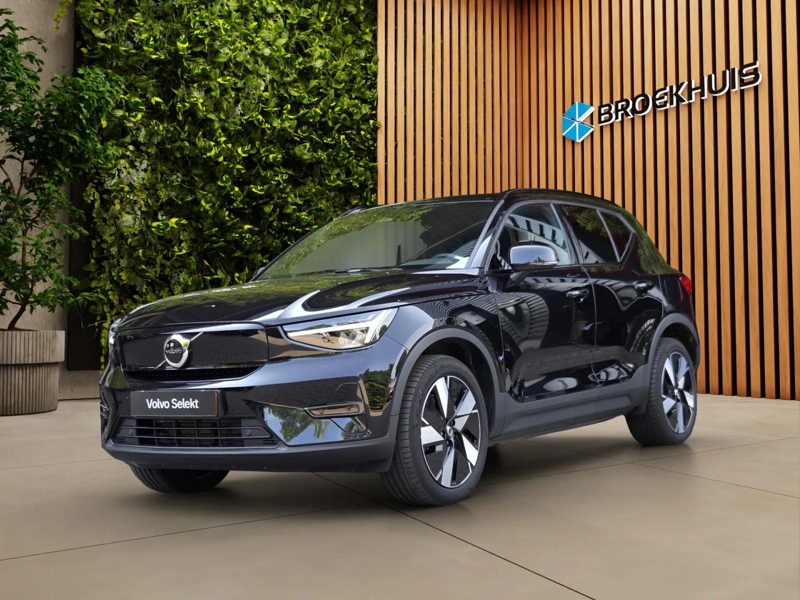 Volvo EX40 (2024) — foto 1