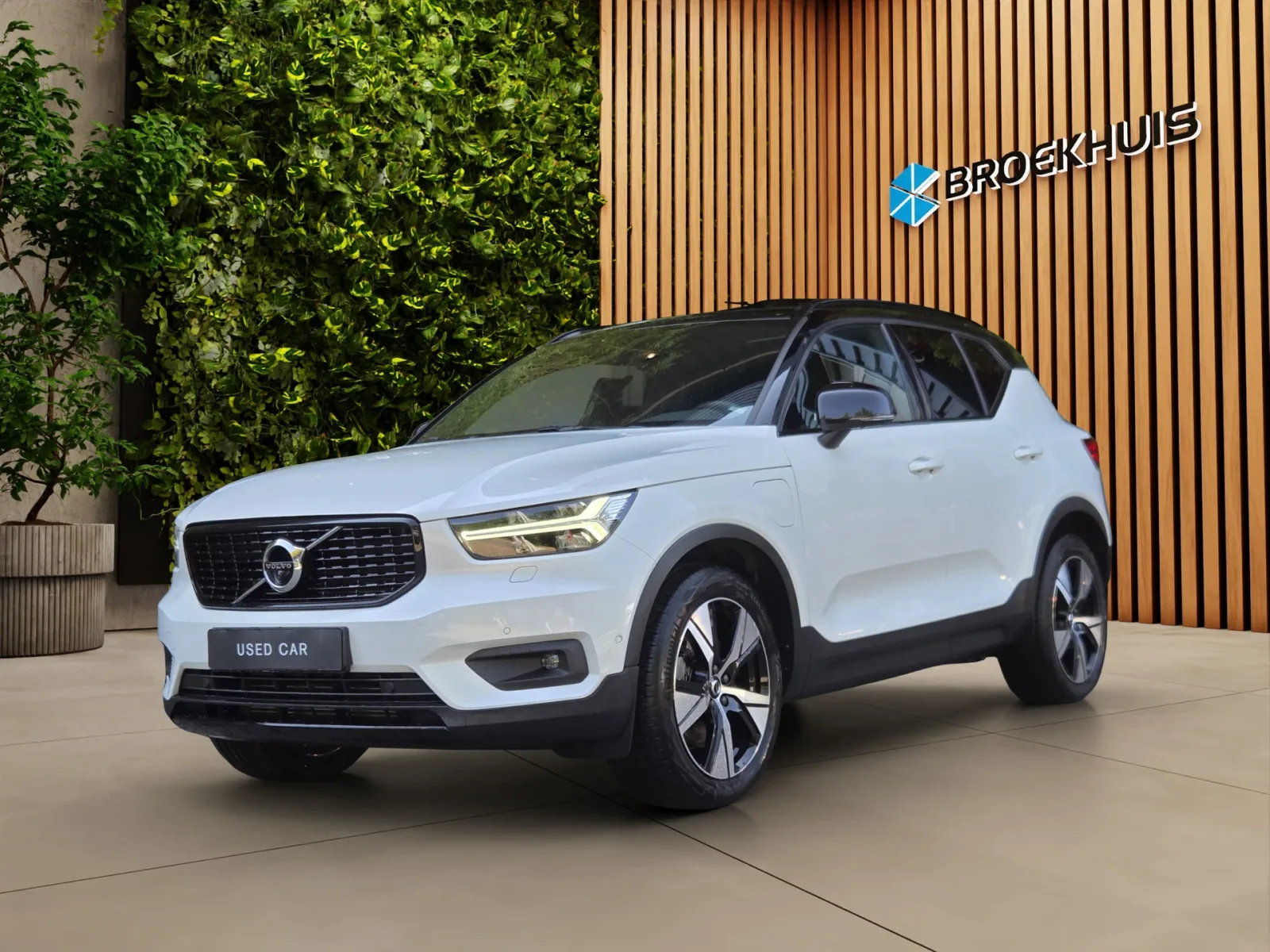 Volvo XC40 (2022) — foto 1