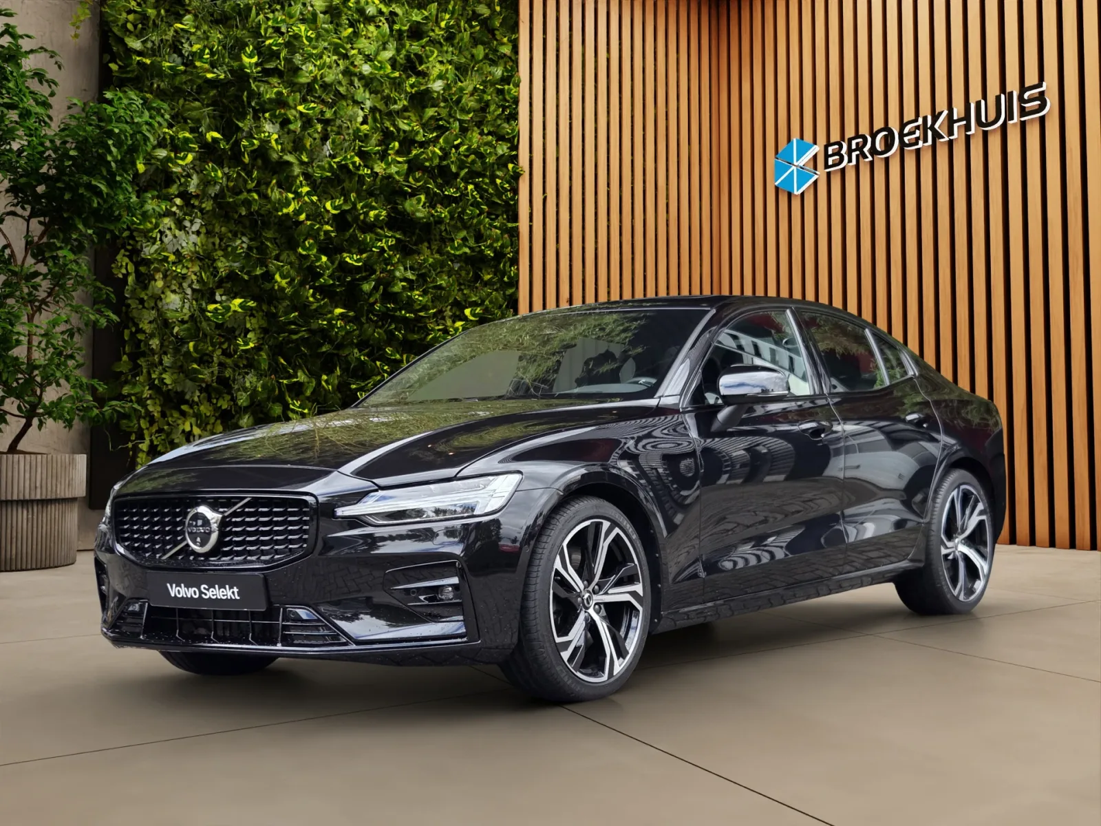 Volvo S60 (2024) — foto 1