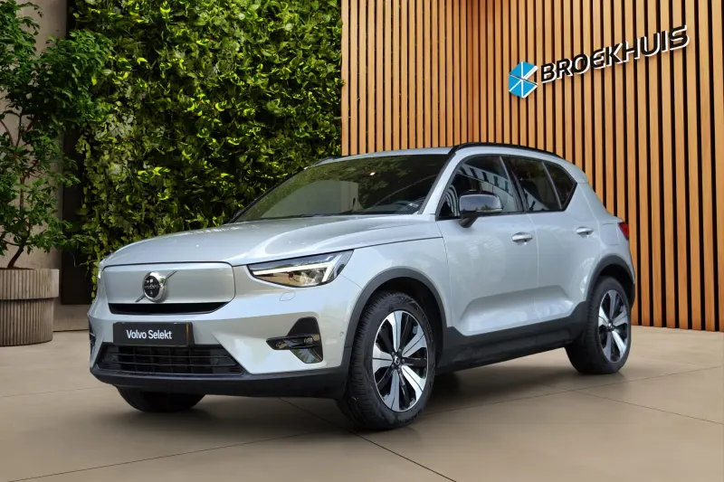 Volvo XC40 (2023)